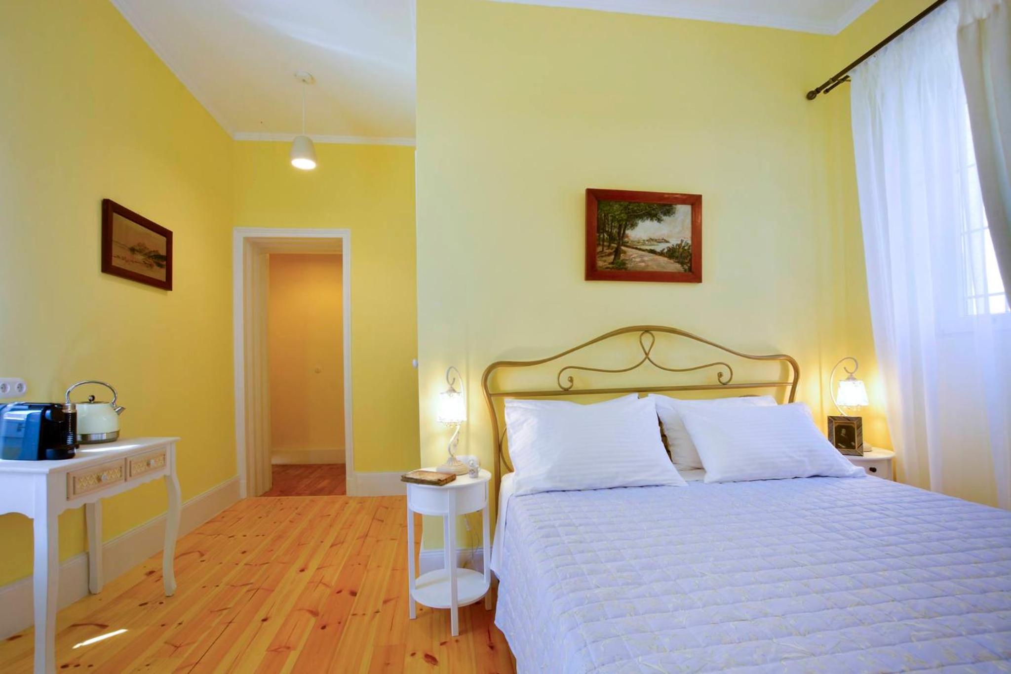 Double Room with Balcony - Photo 14
