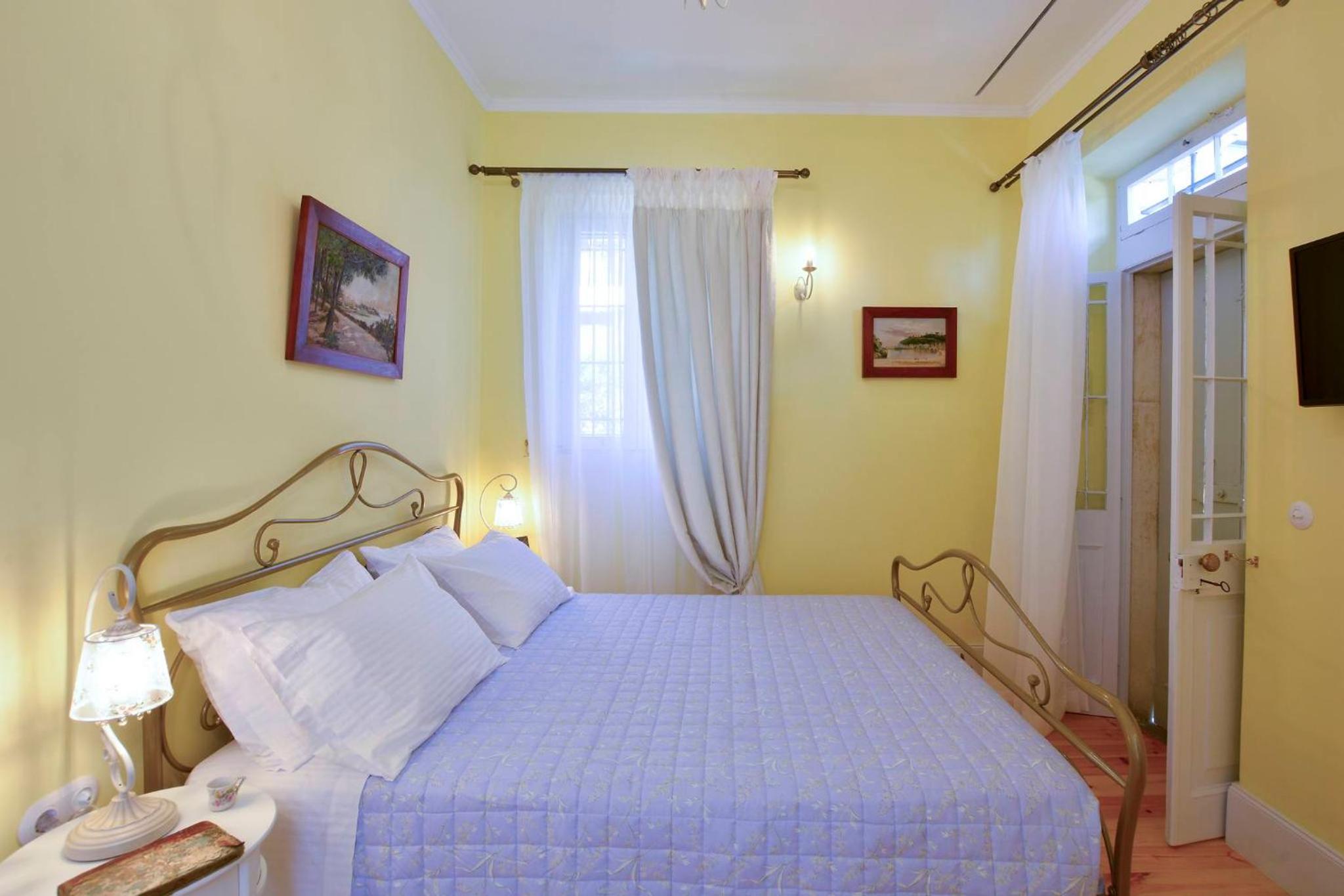 Double Room with Balcony - Photo 1