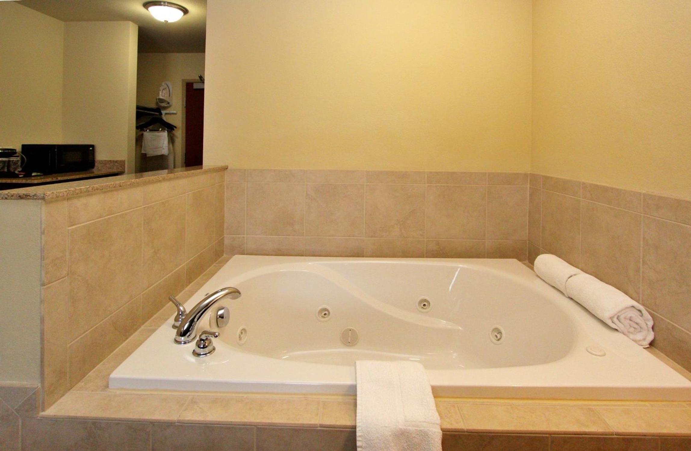 King Room with Spa Bath - Photo 6
