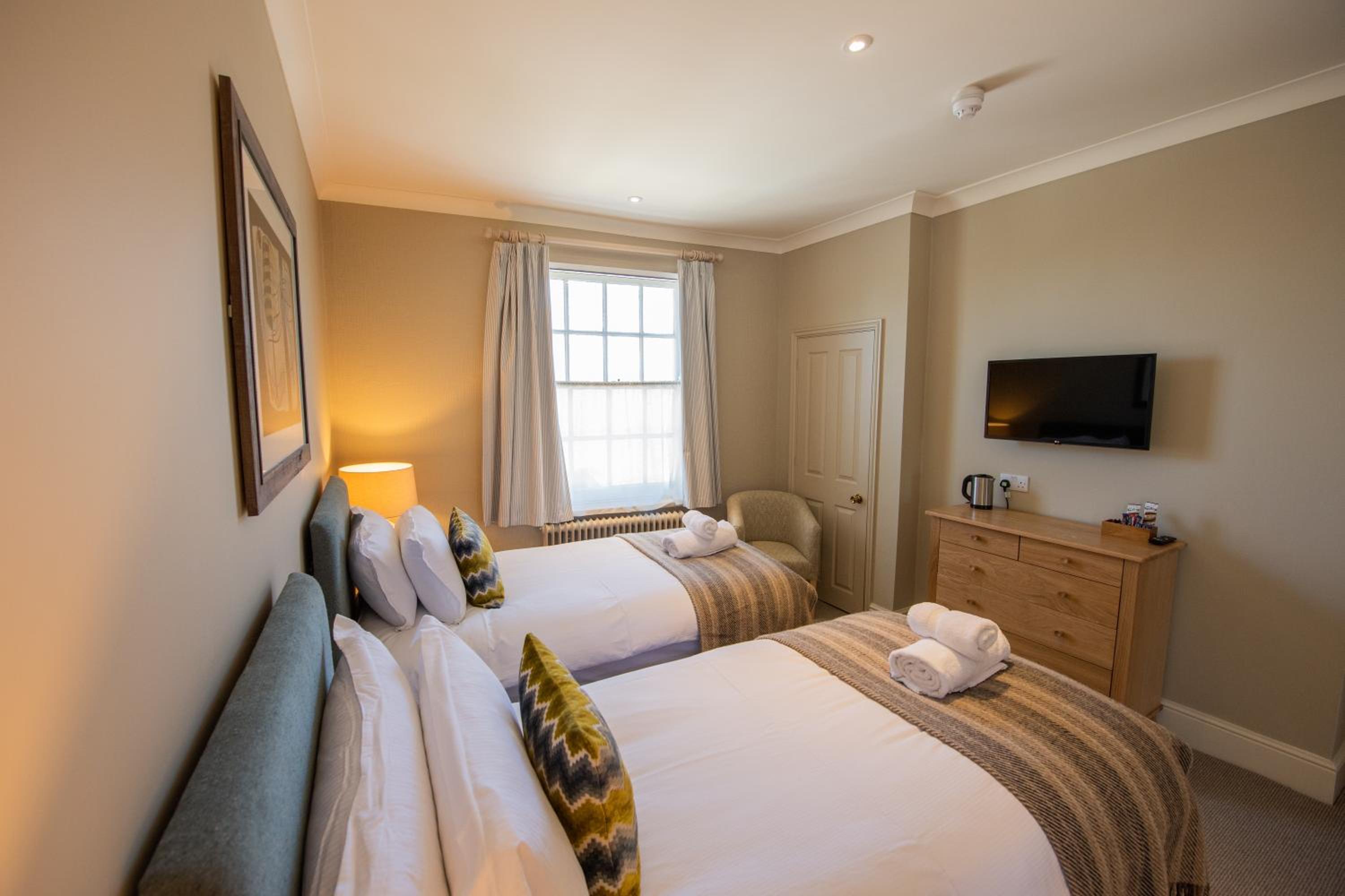 Superior Double or Twin Room - Photo 3