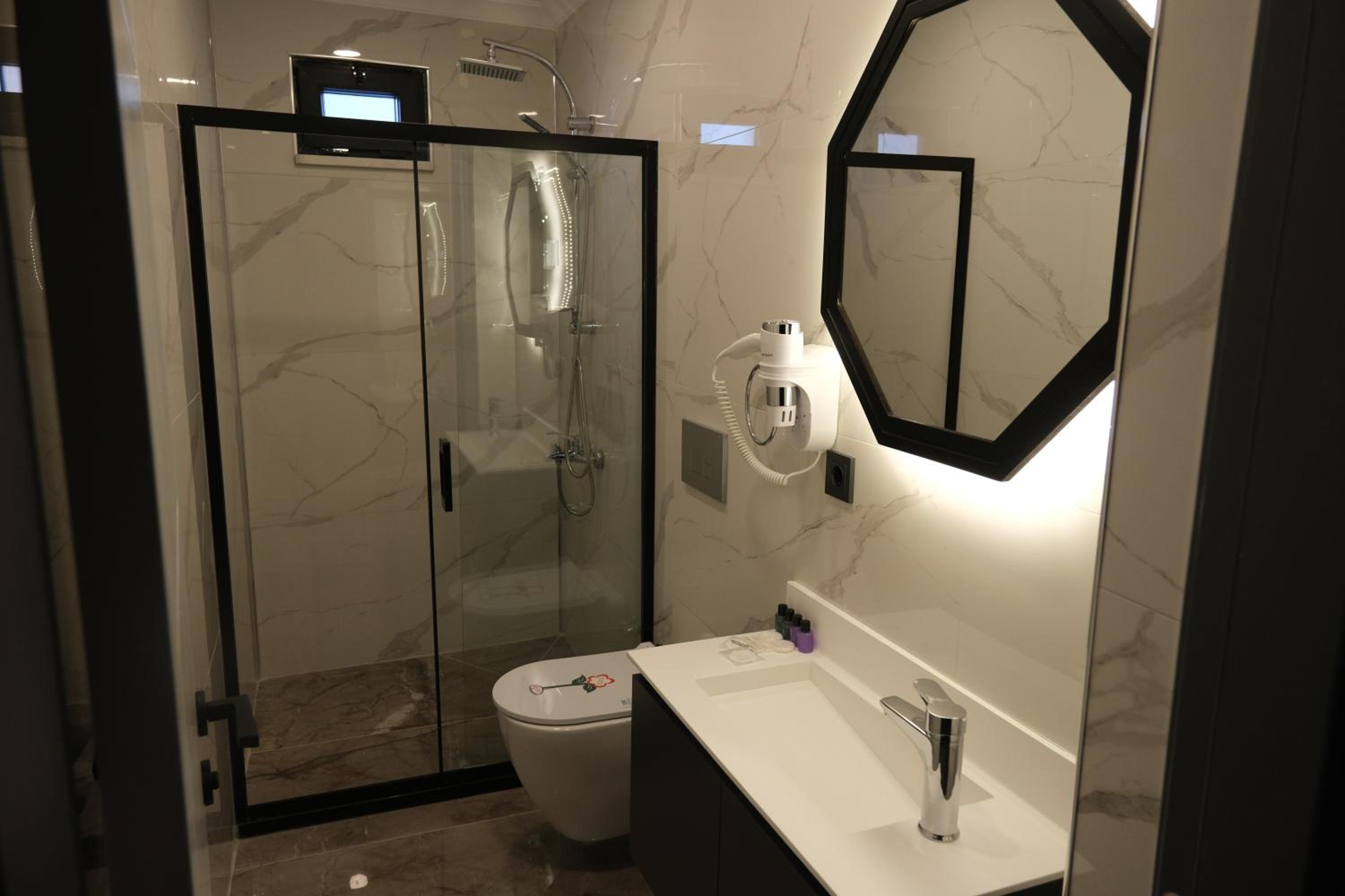Classic Triple Room - Photo 8