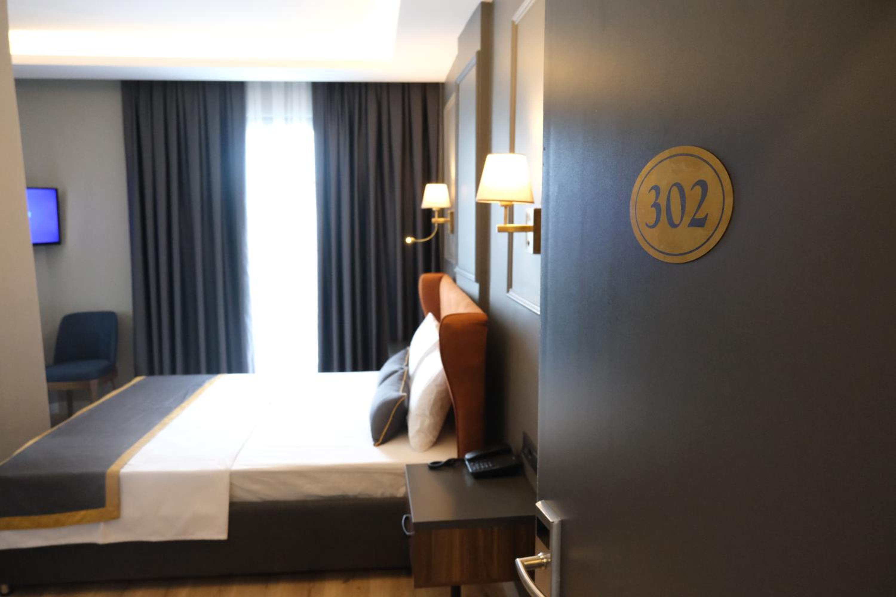 Standard Double Room - Photo 14