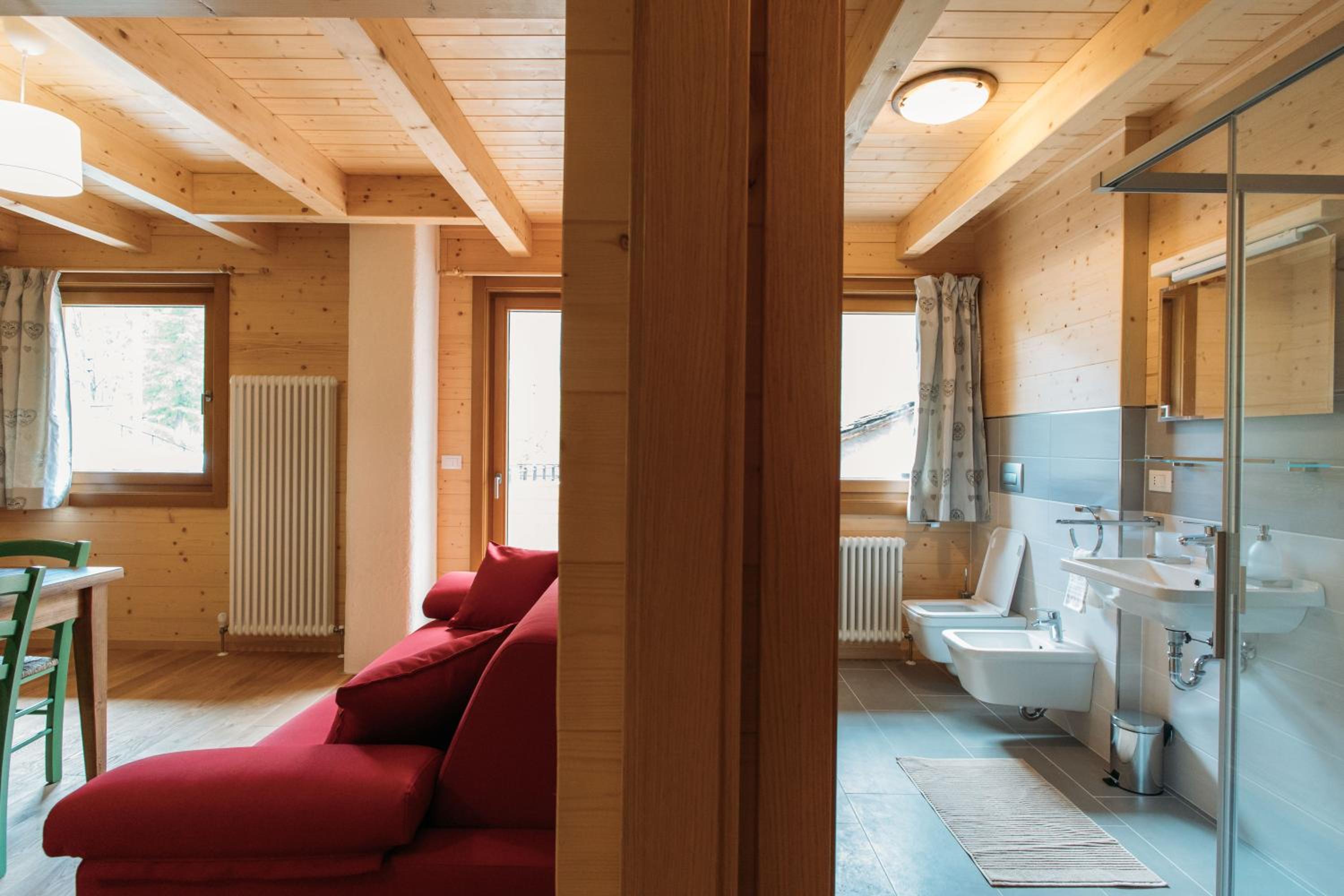 Quadruple Room with Private Bathroom photo 3