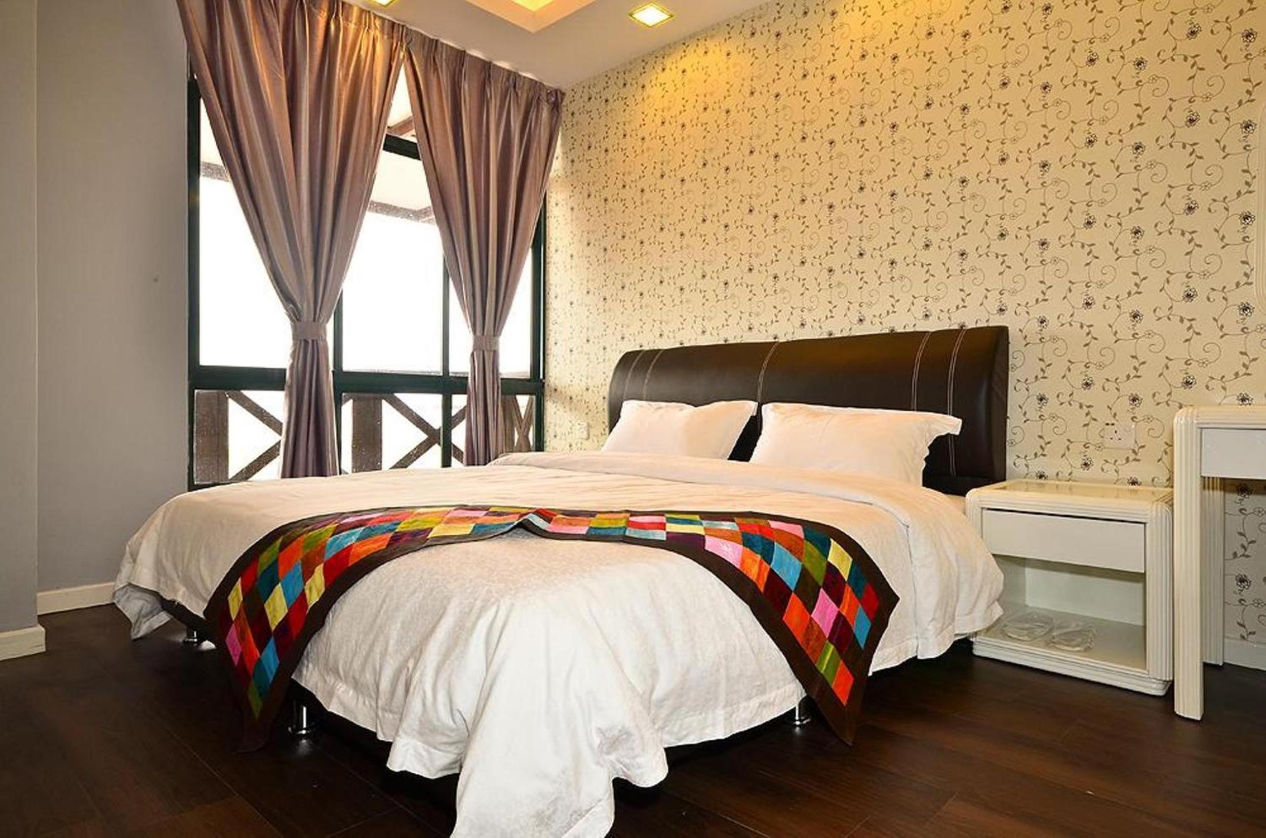 One-Bedroom Suite with Sea View