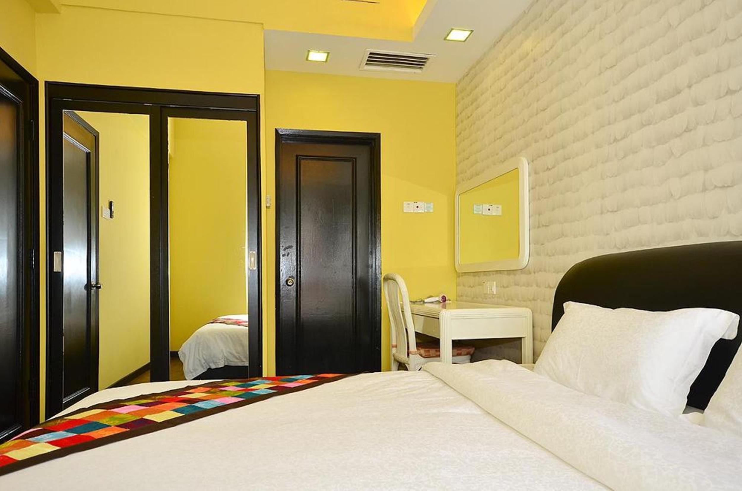 One-Bedroom Suite with Sea View