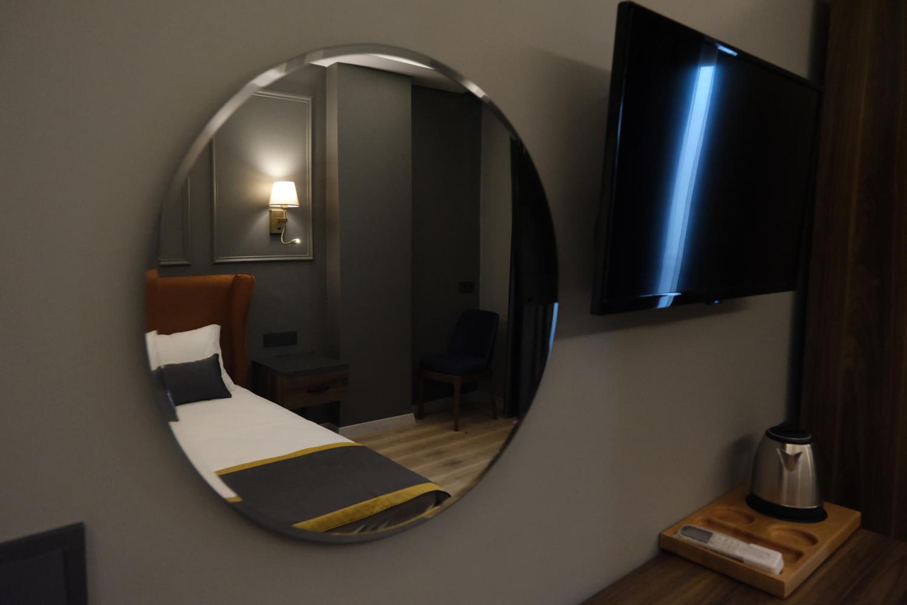 Standard Double Room - Photo 2