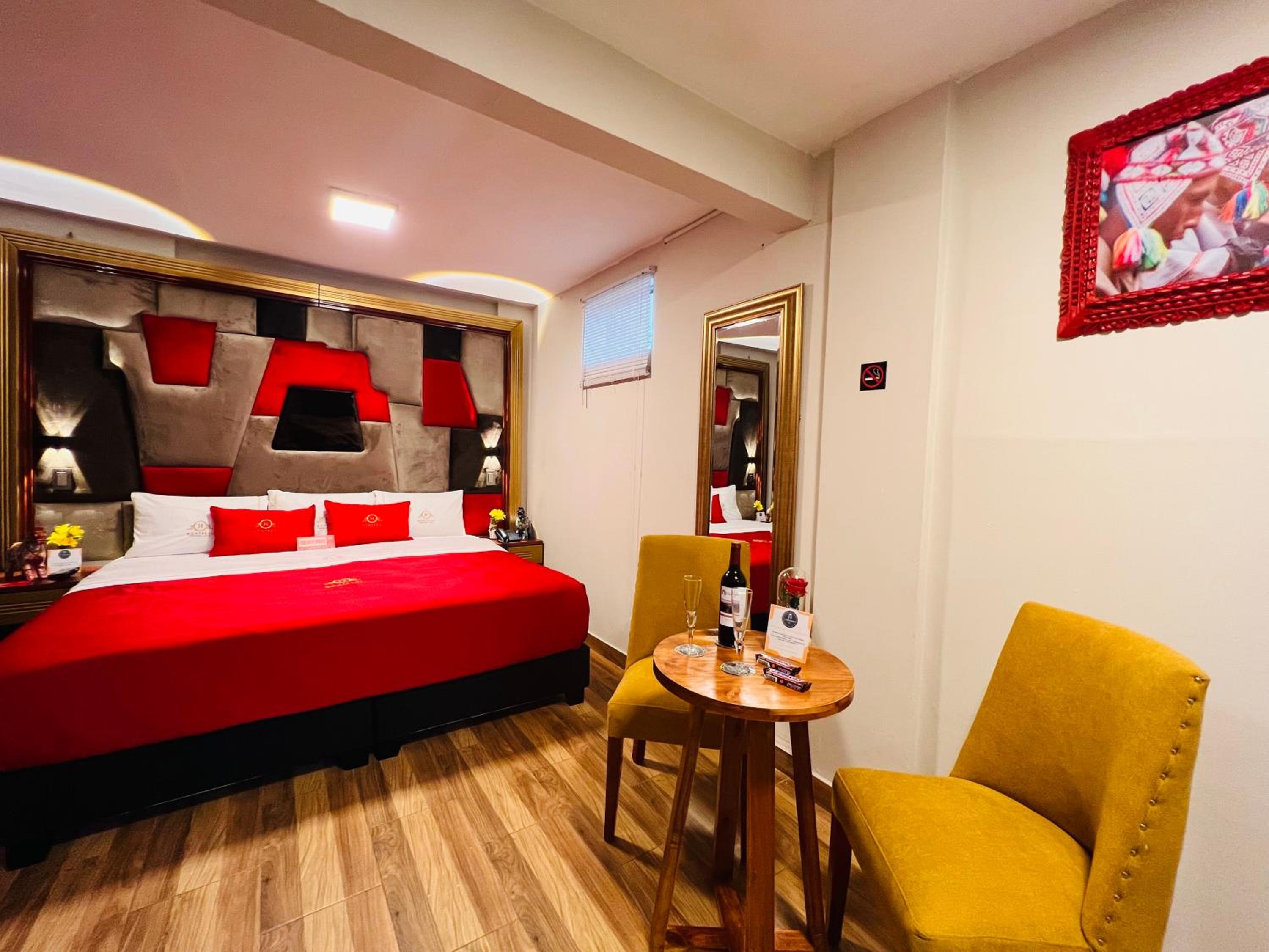 Deluxe King Room photo 2