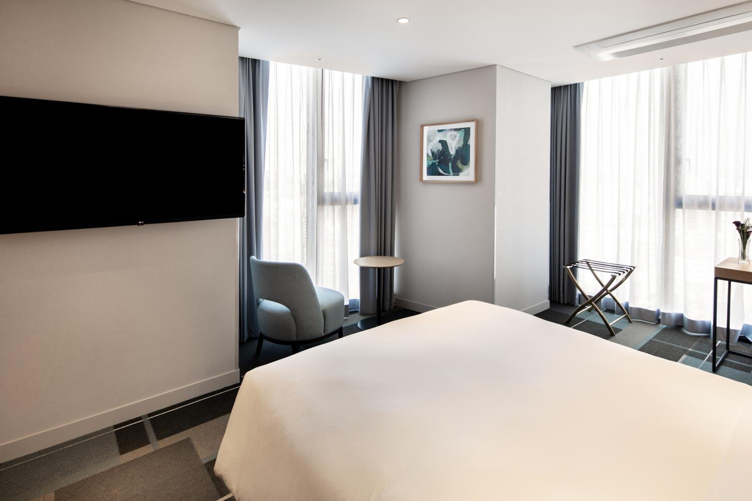Deluxe Corner Double Room (No Parking) - Photo 3