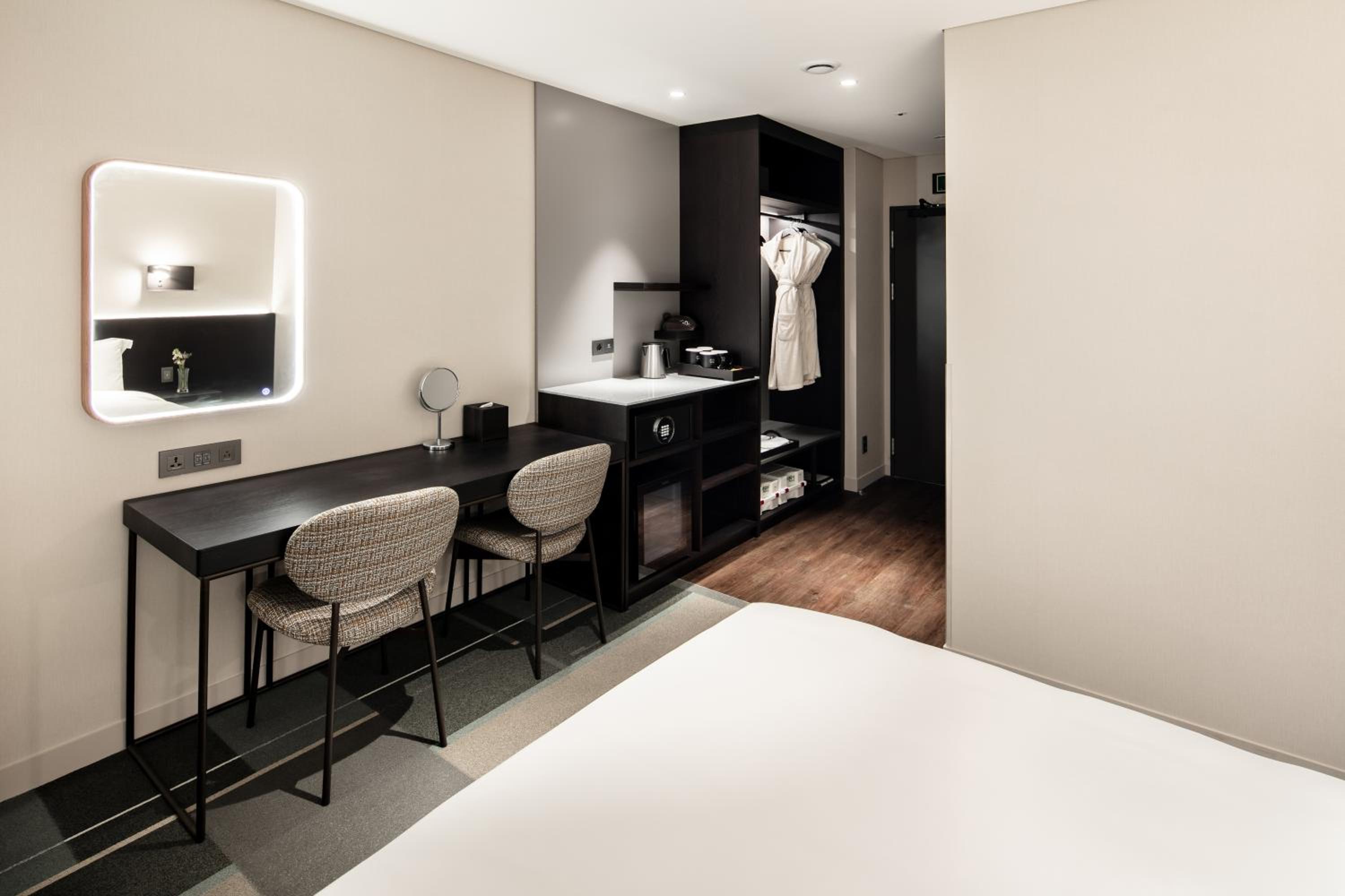 Quadruple Room 1 (No Parking) - Photo 3