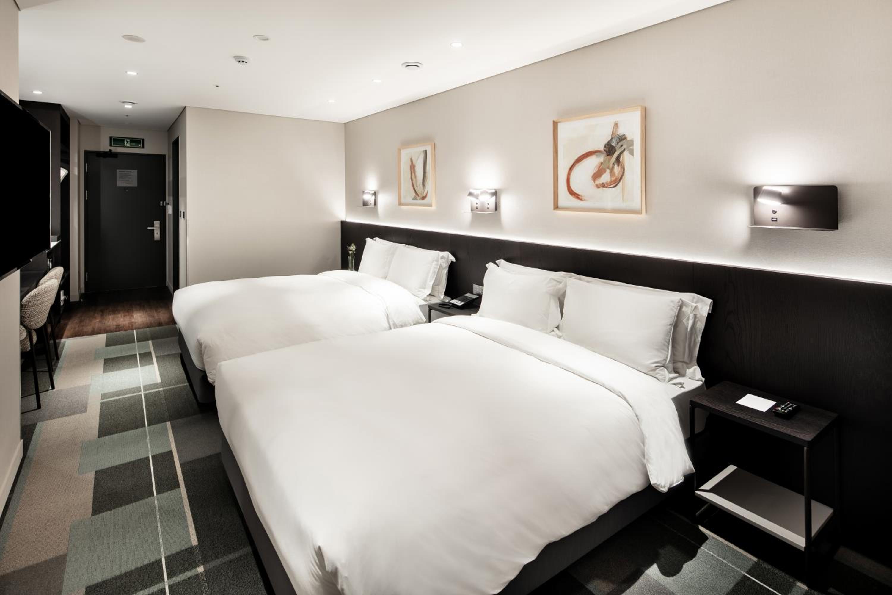 Quadruple Room 1 (No Parking) - Photo 1