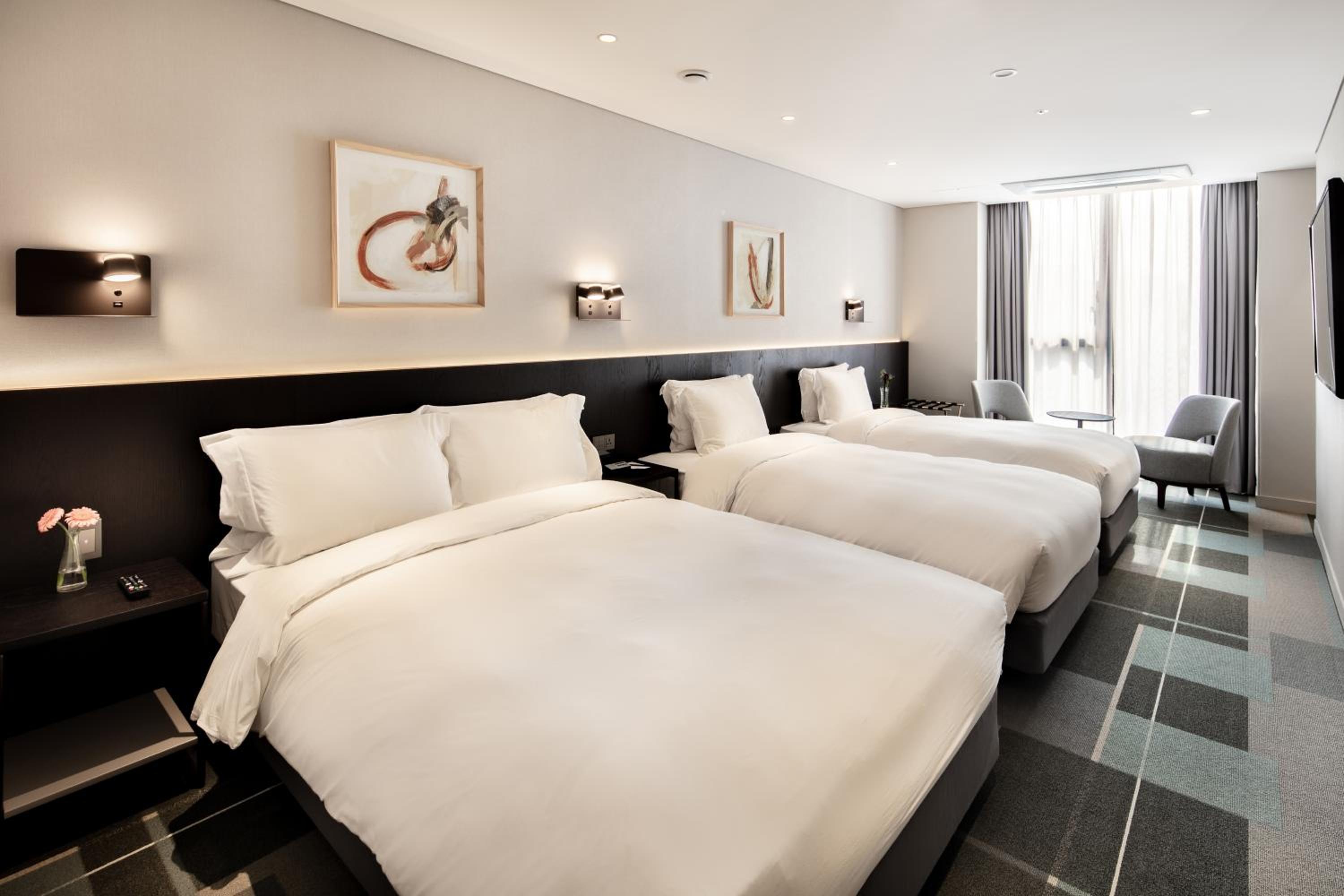 Quadruple Room 2 (No Parking) - Photo 1