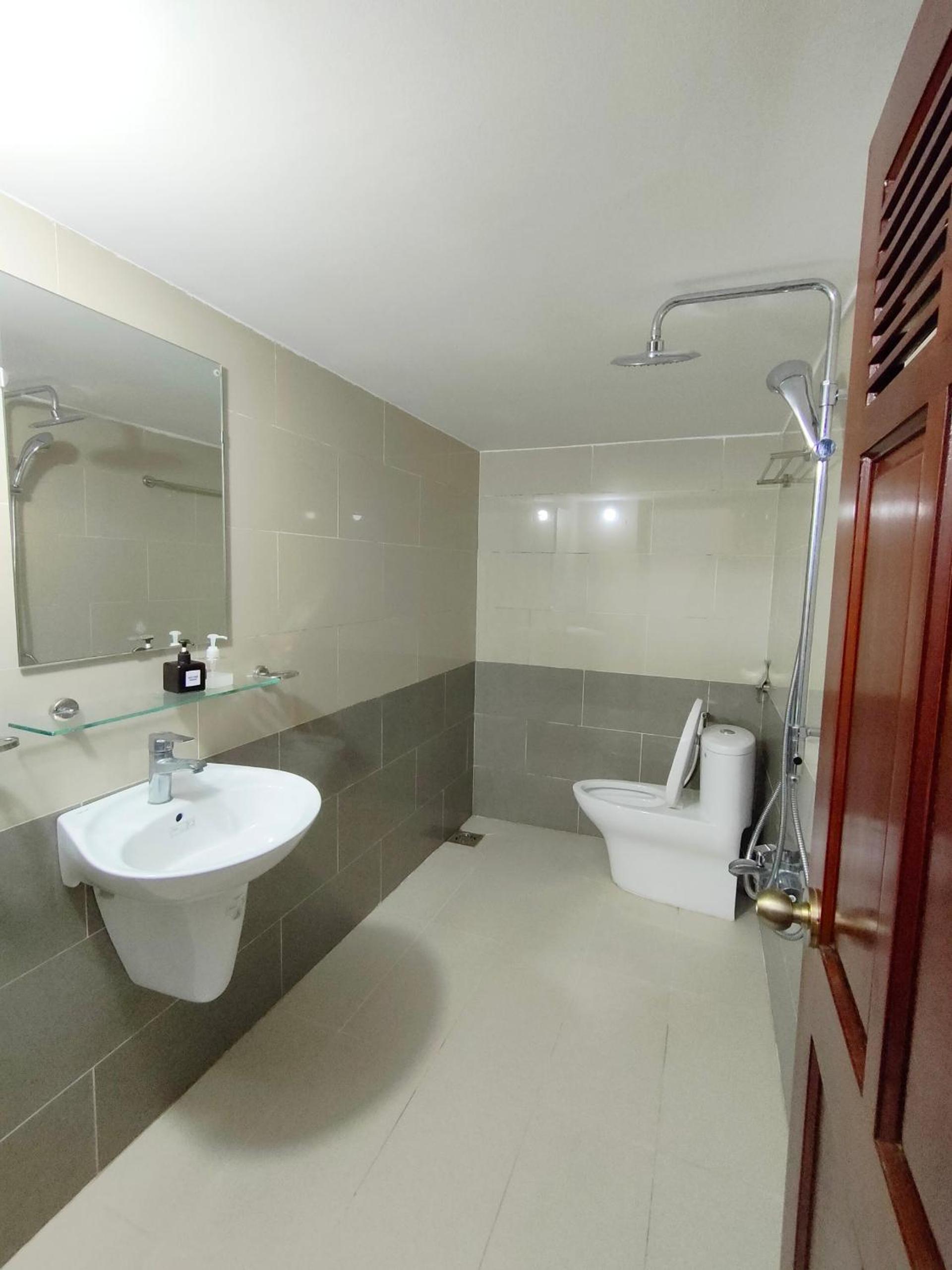 Quadruple Room with Balcony photo 3