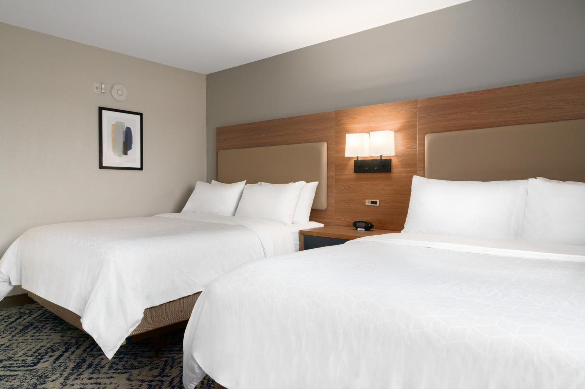 Queen Studio Suite with Two Queen Beds - Mobility Access Roll in Shower/Non-Smoking photo 1
