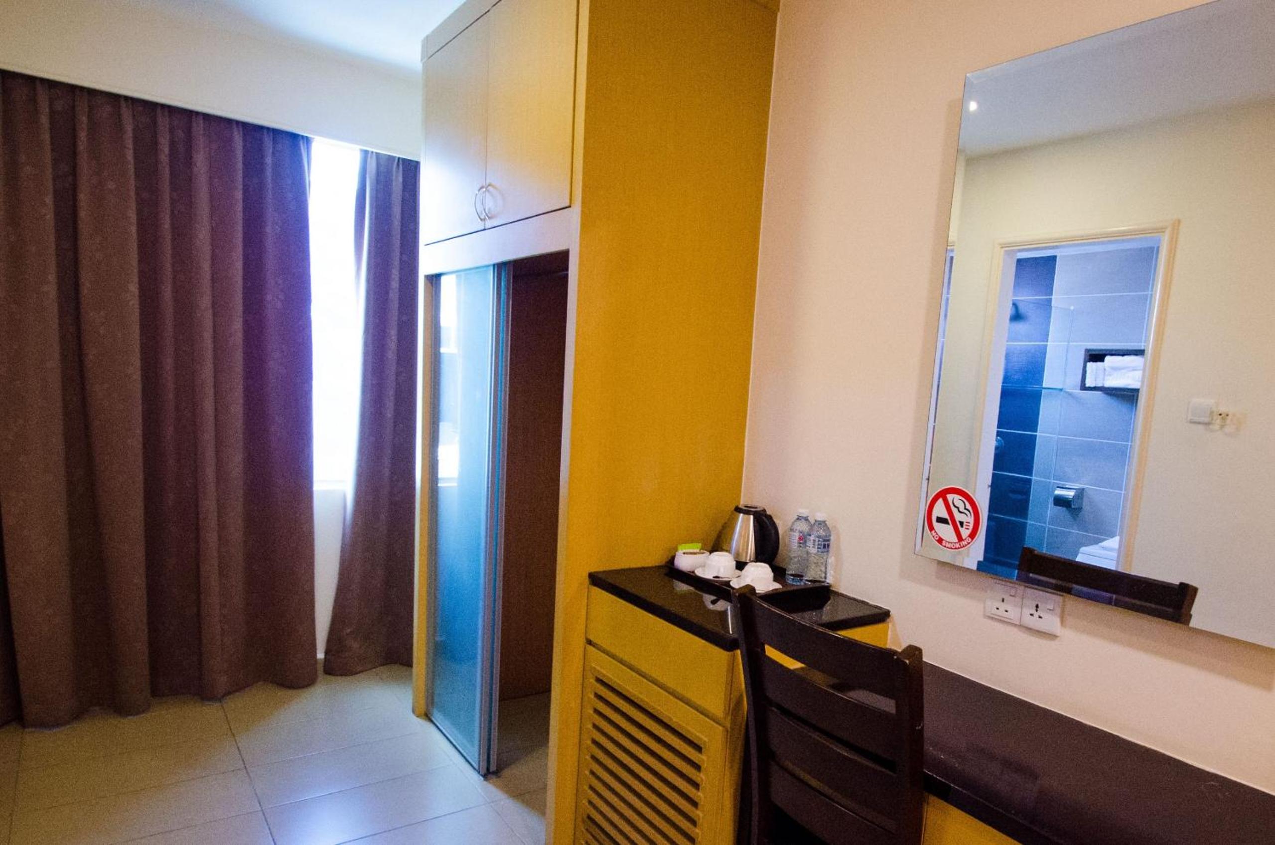 Deluxe Twin Room photo 3