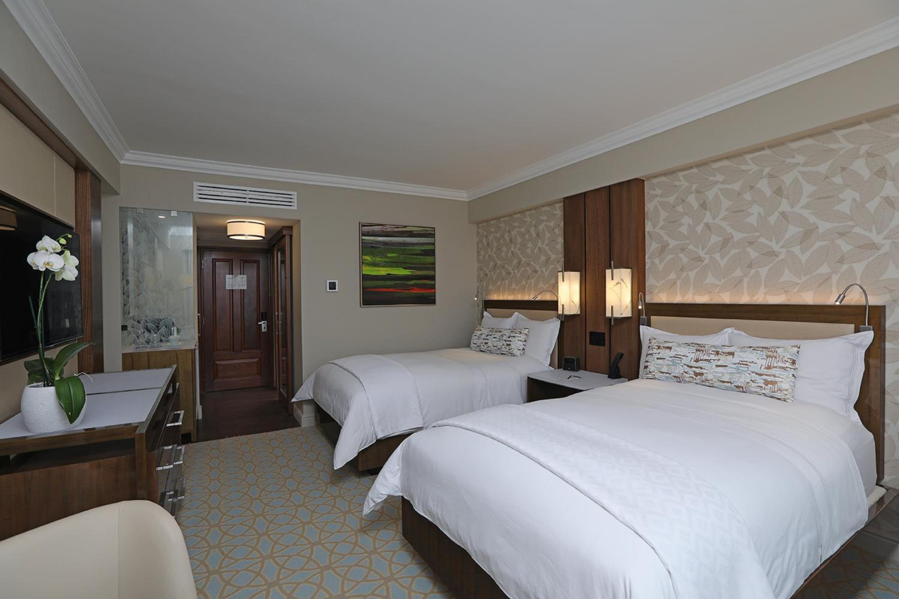 Classic Double Room with Two Double Beds - Photo 6
