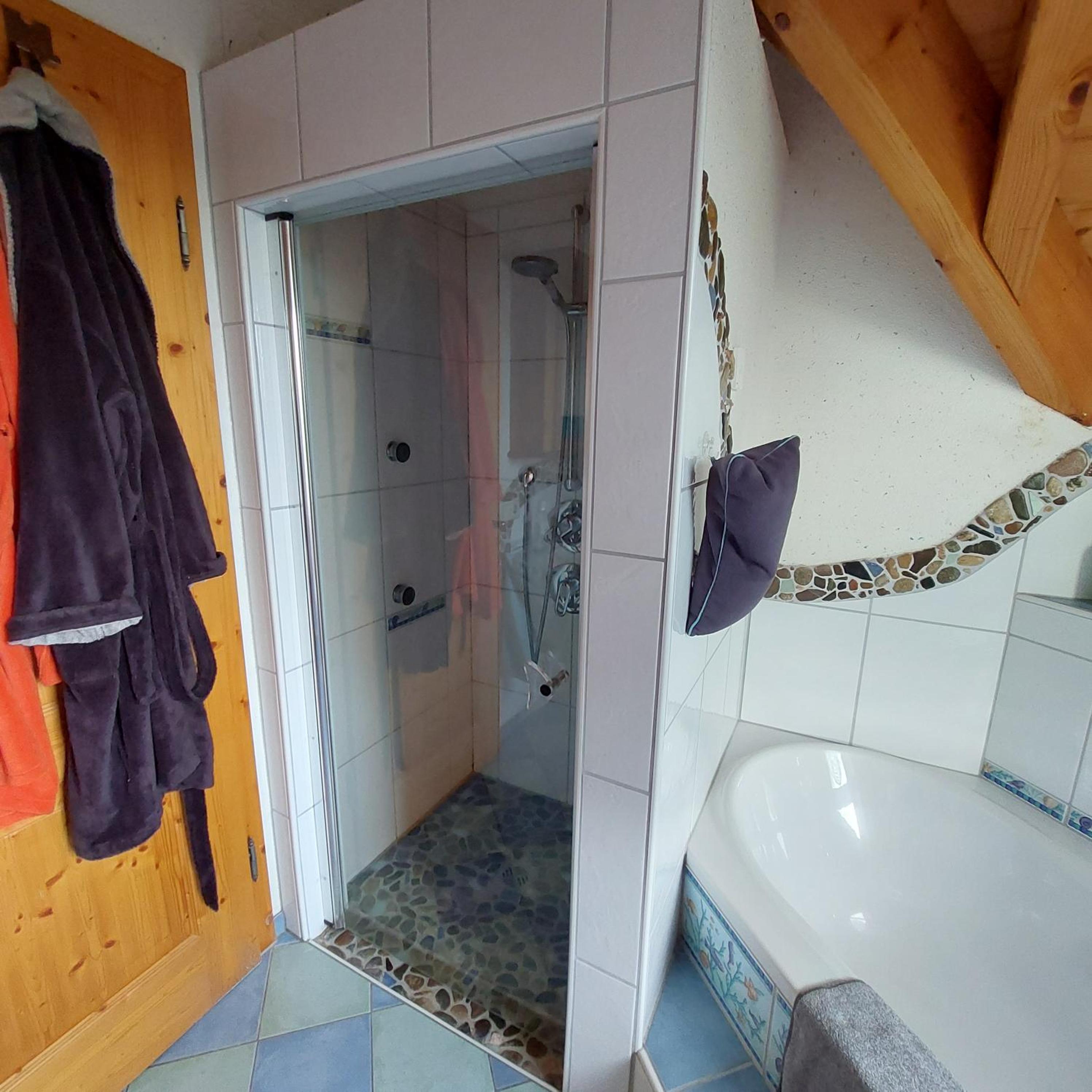Budget Double Room - Photo 5
