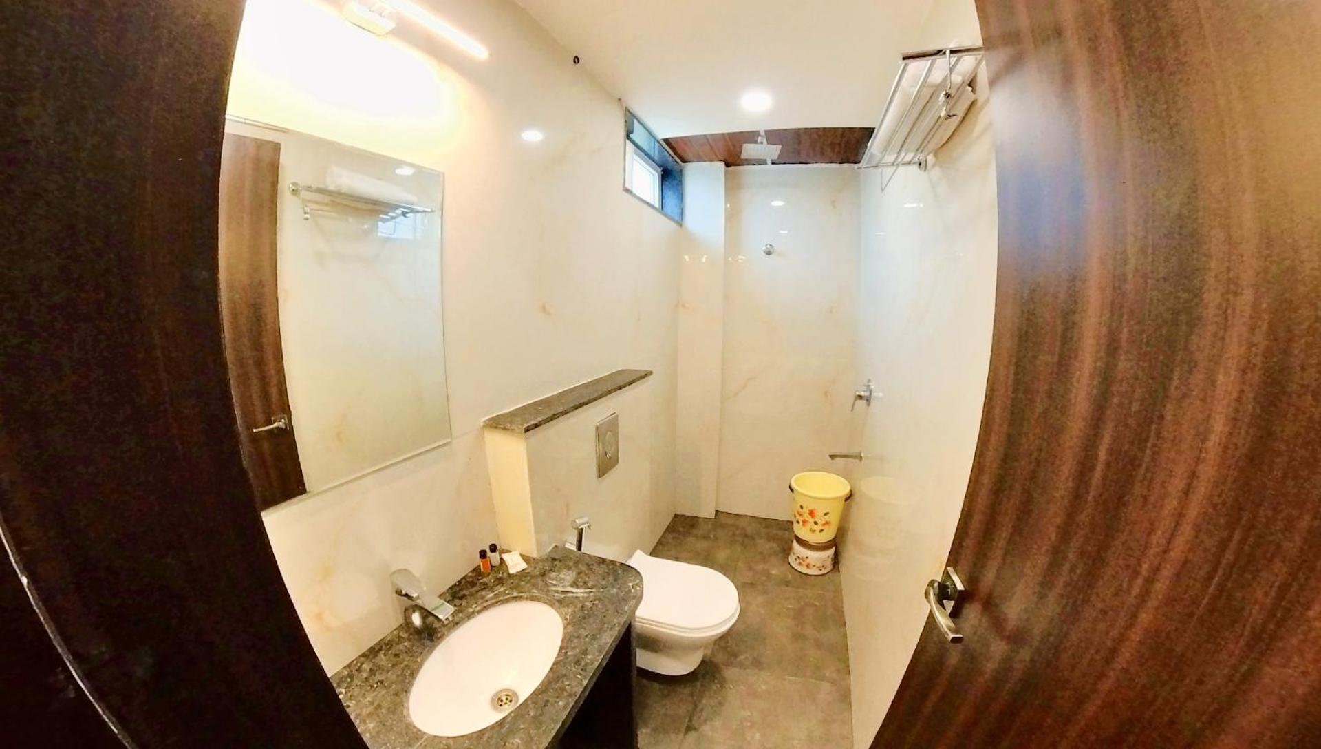 Deluxe Room - Photo 5