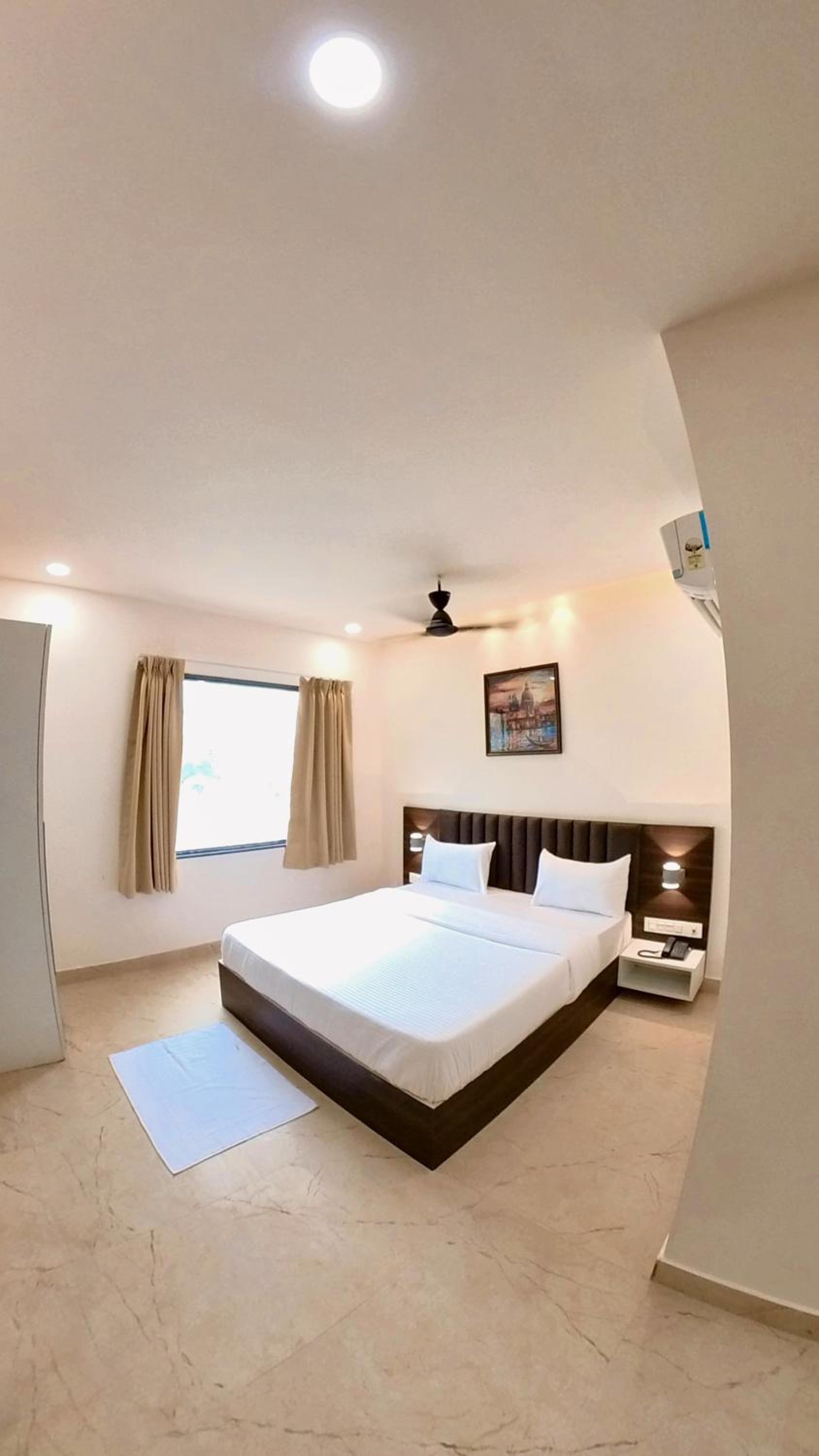 Deluxe Room - Photo 4