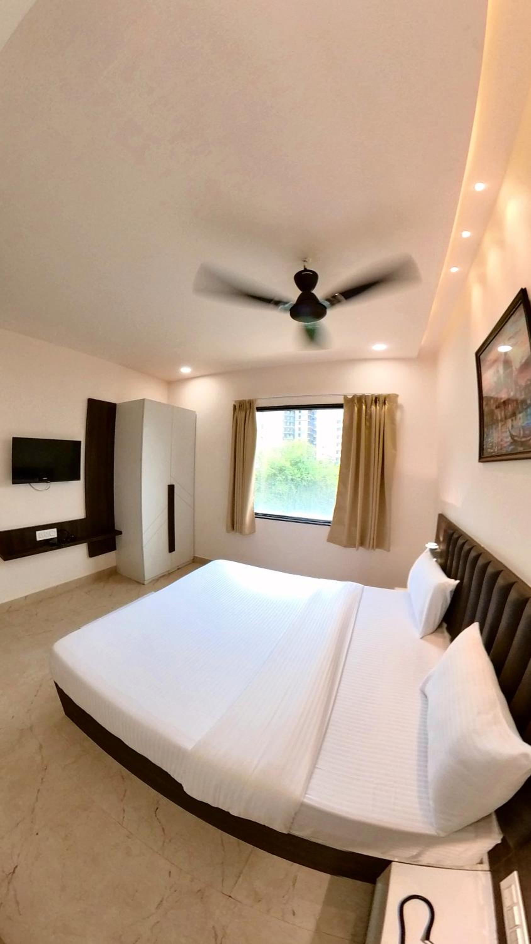 Deluxe Room - Photo 3