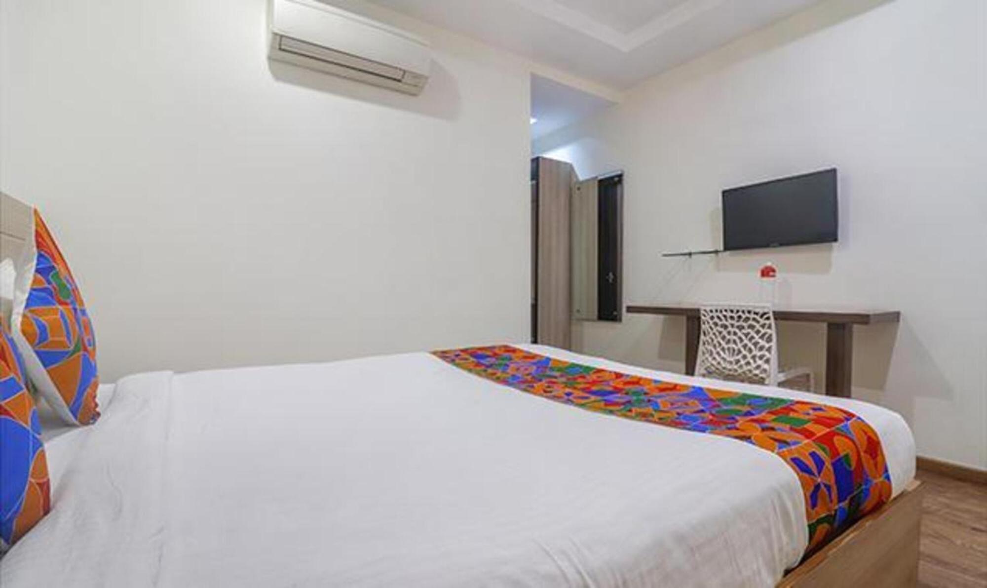 Deluxe Room - Photo 5