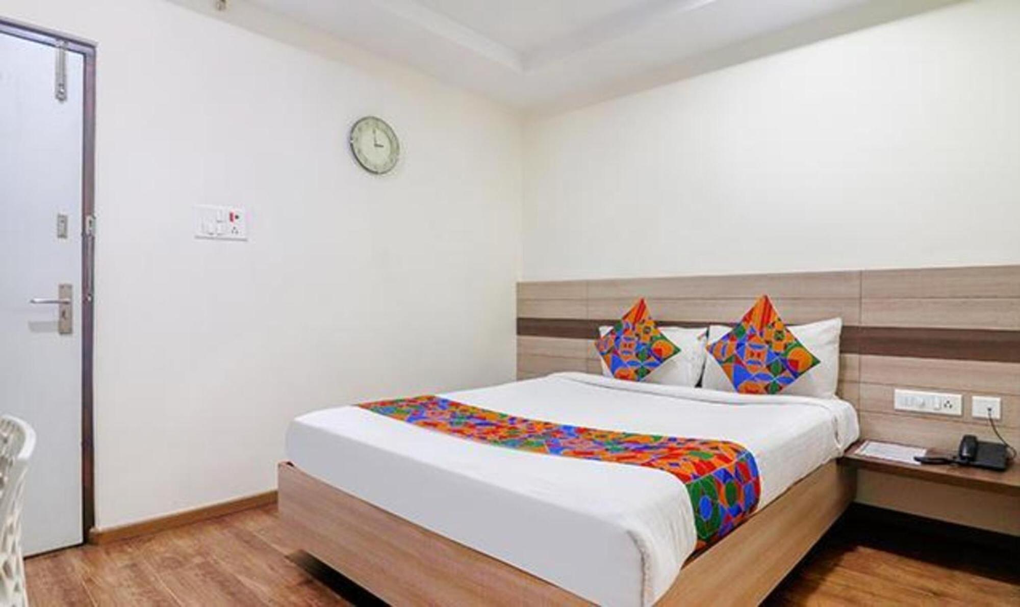 Deluxe Room - Photo 3
