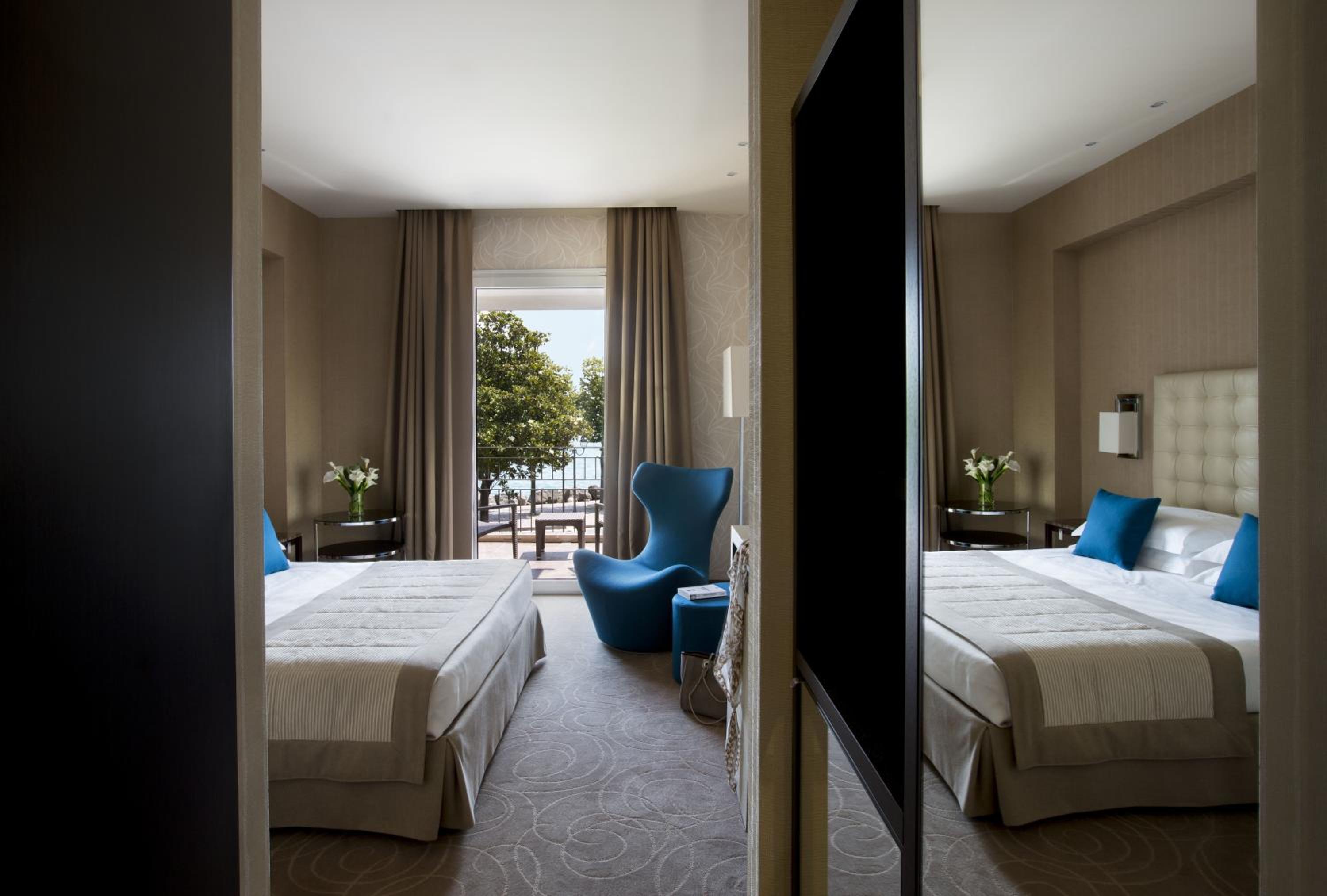 Superior Double Room with Lake View - Photo 4