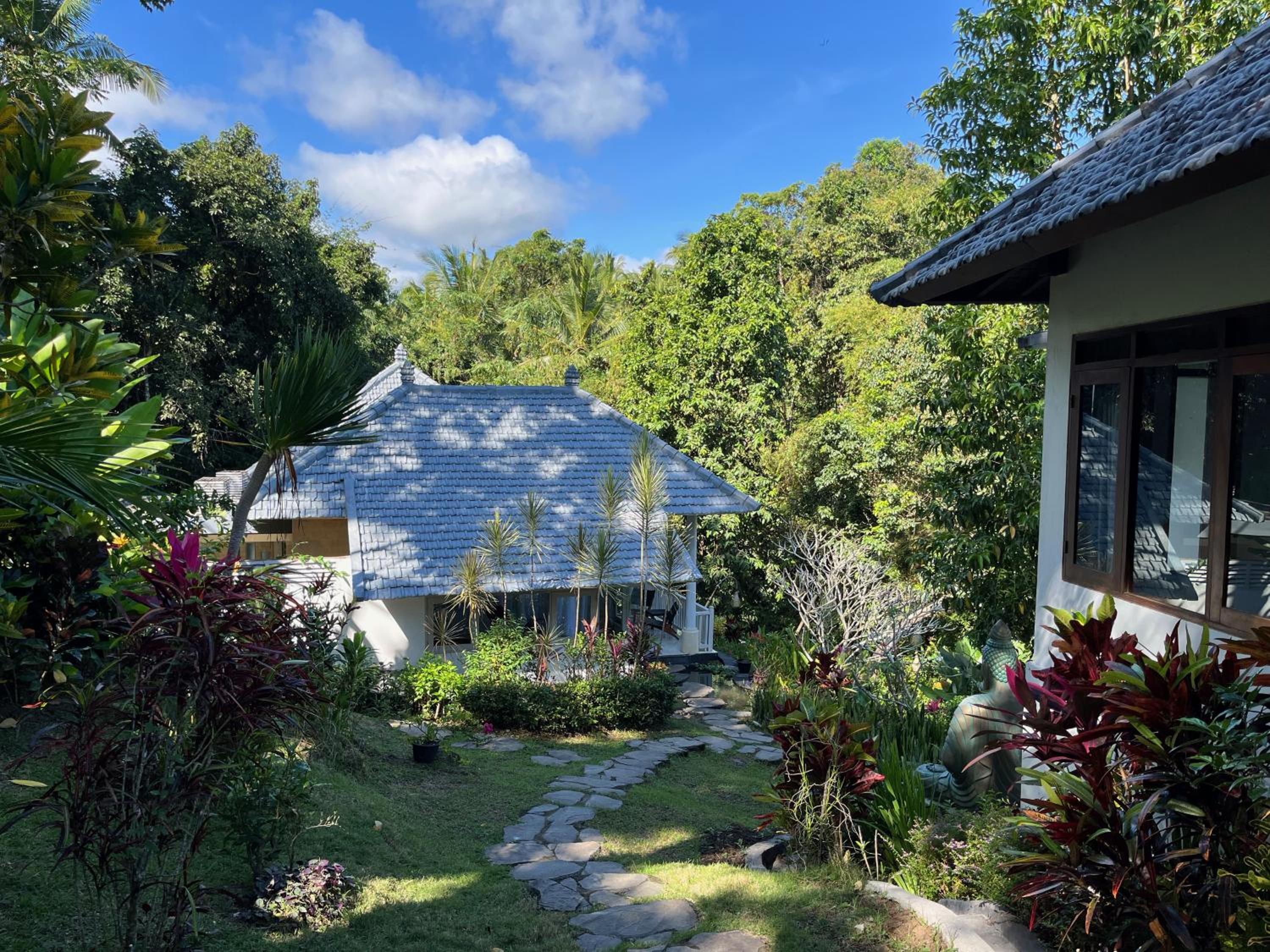 Deluxe Bungalow with Garden View - Photo 16