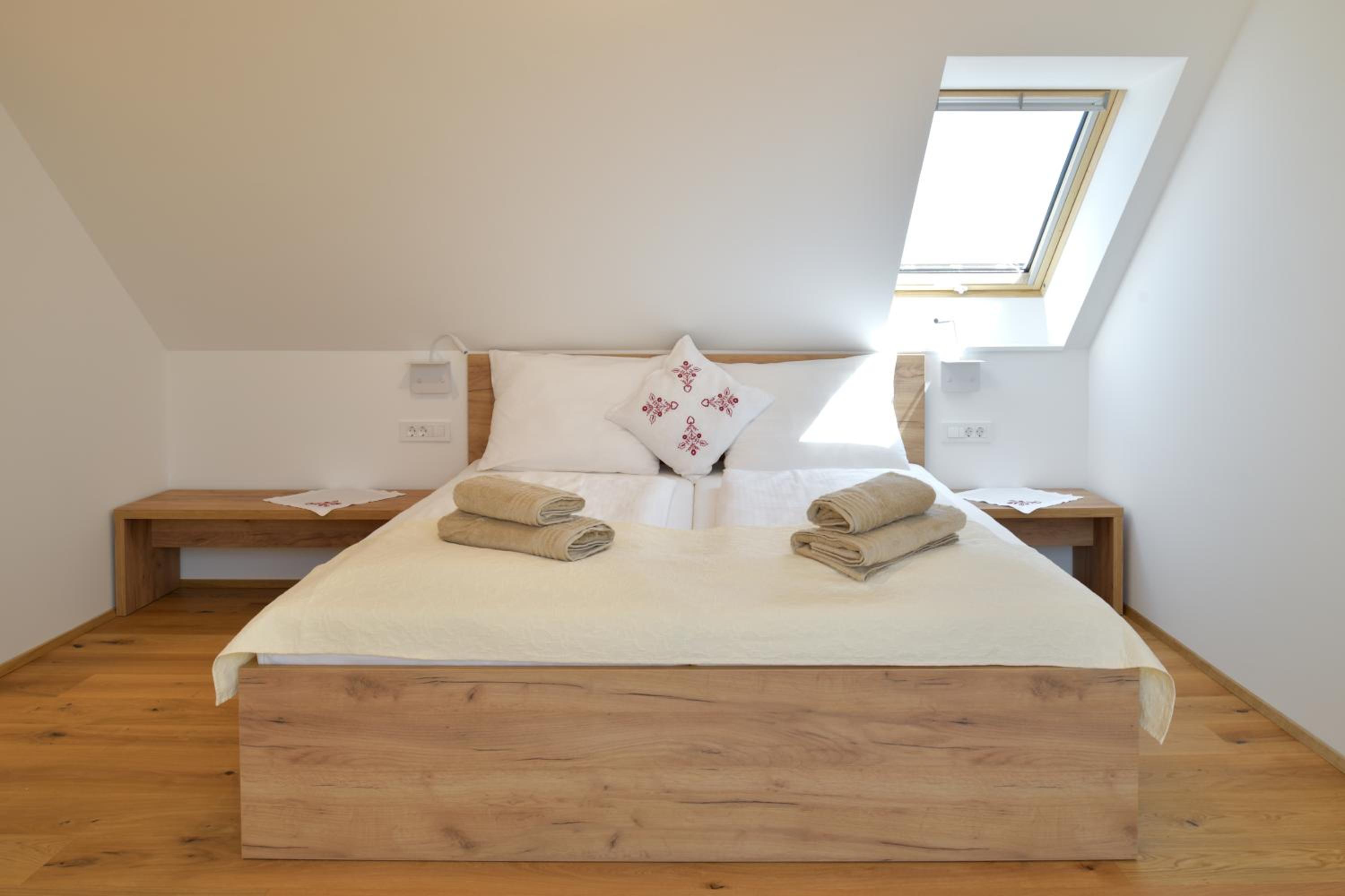 Deluxe Double Room - Photo 5
