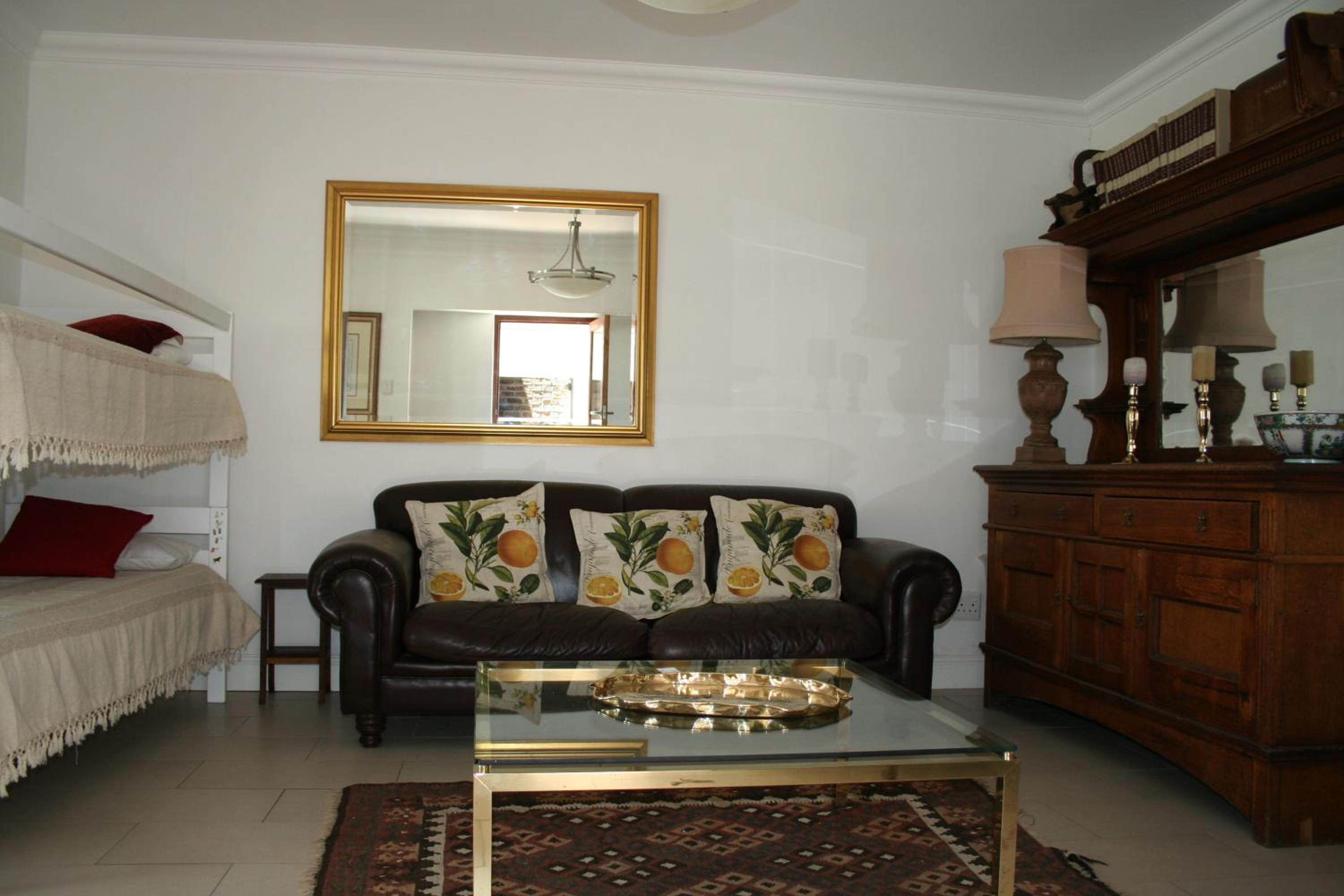 Suite - Photo 20