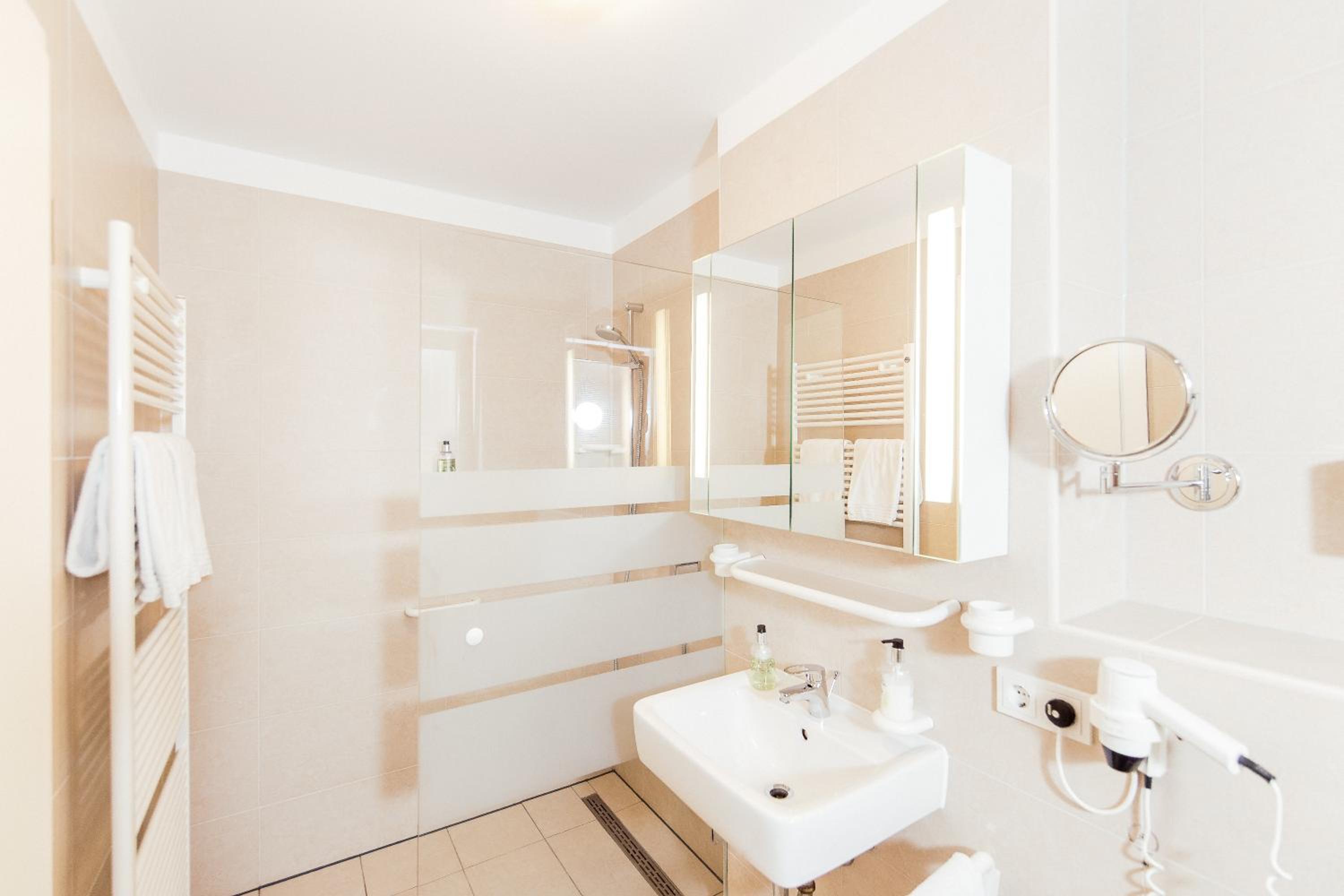 One-Bedroom Apartment - Photo 6