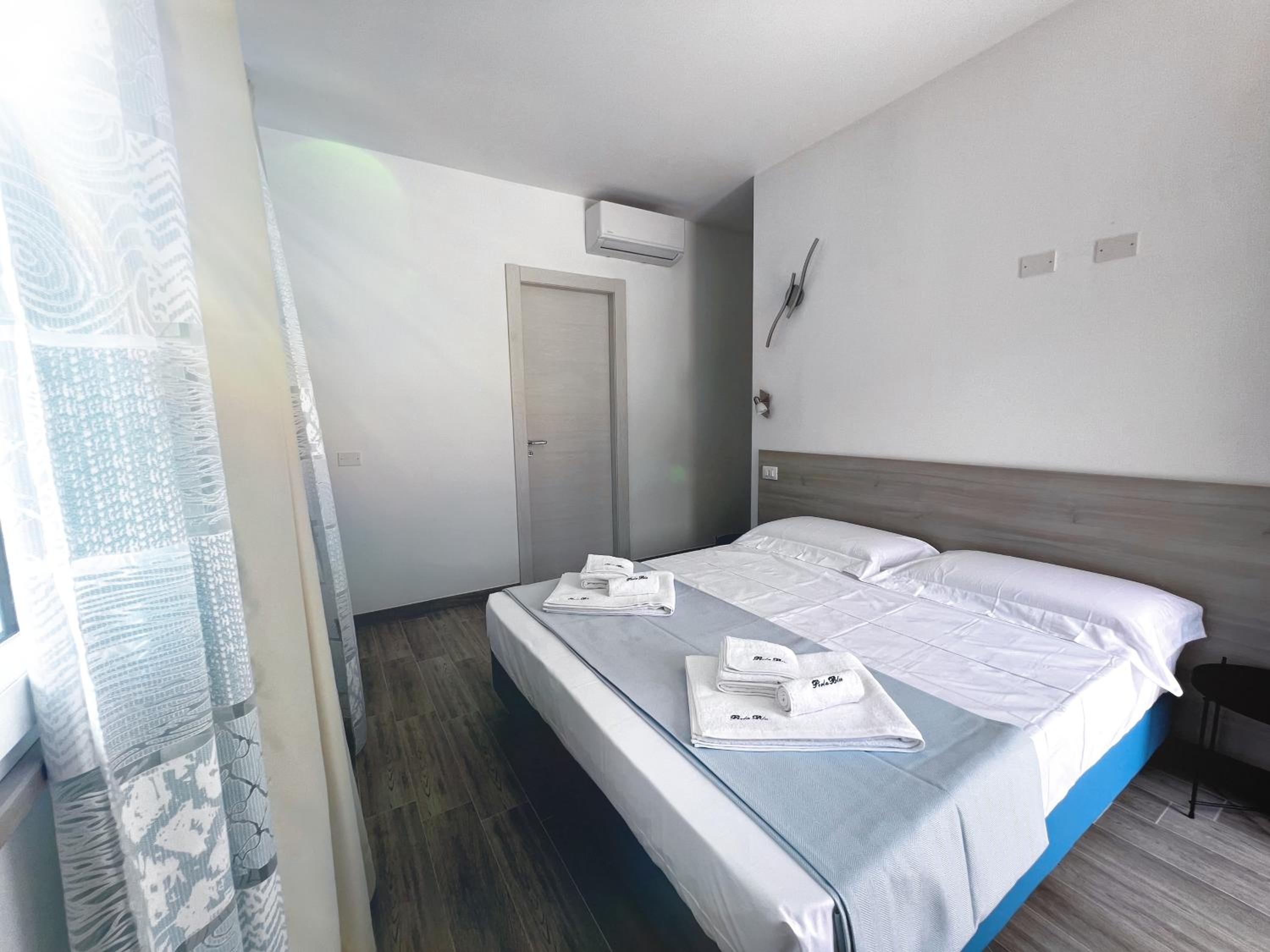 Standard Double Room - Photo 3