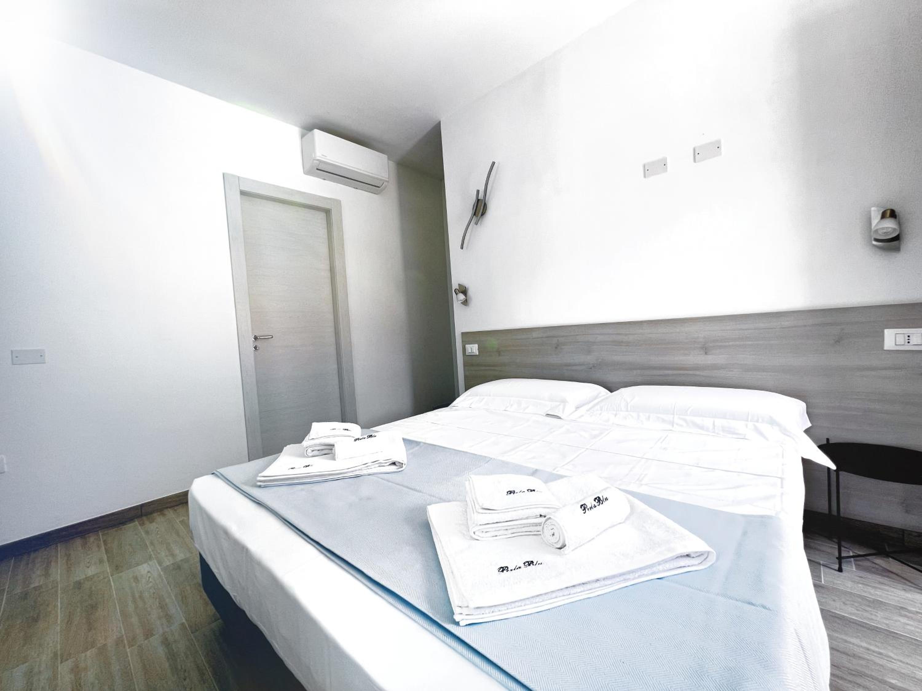 Standard Double Room - Photo 2