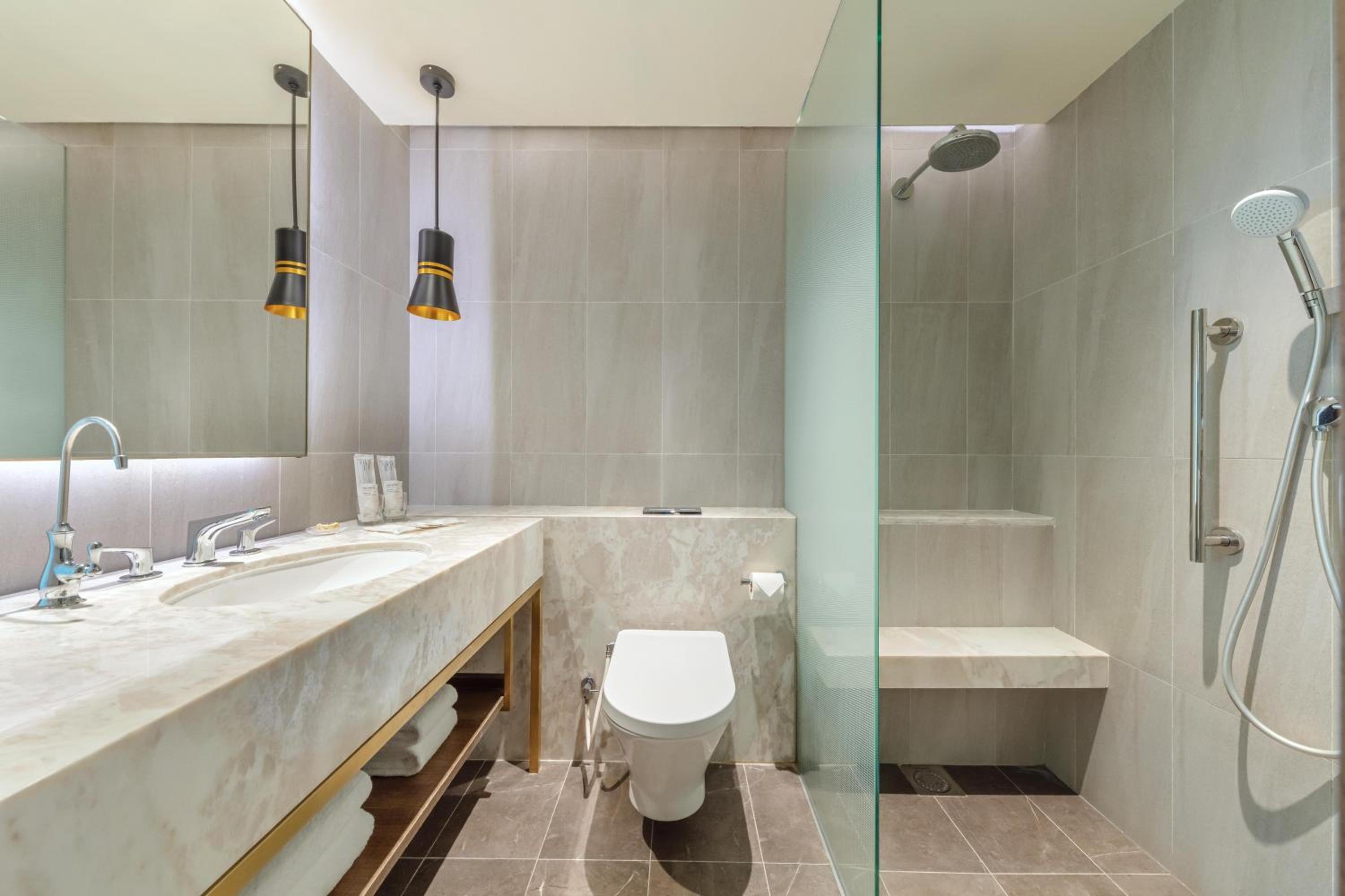 PARKROYAL Club Deluxe Room with $30 F&B Credits & Late Check Out 2PM photo 2