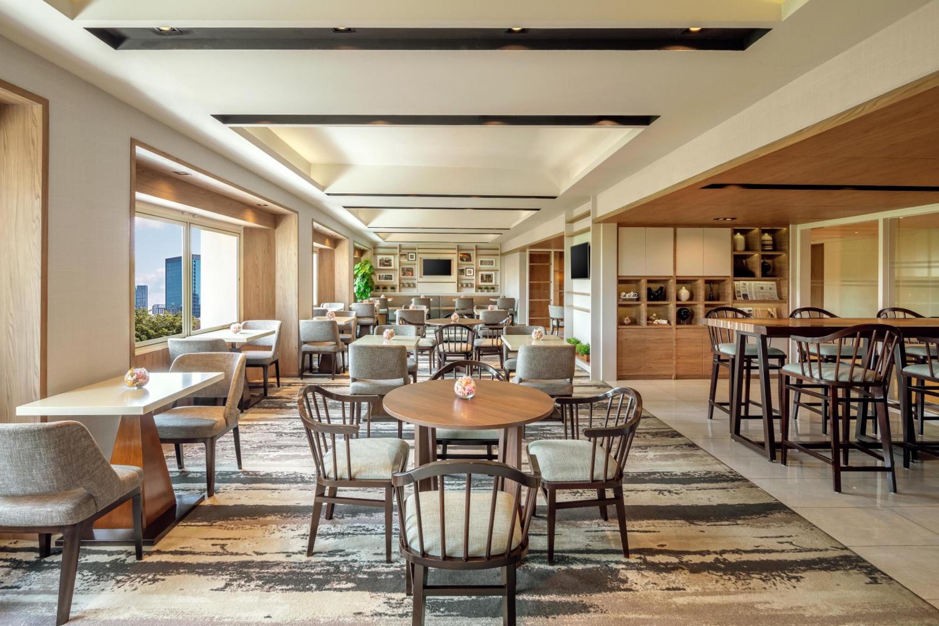 PARKROYAL Club Deluxe Room with $30 F&B Credits & Late Check Out 2PM photo 3