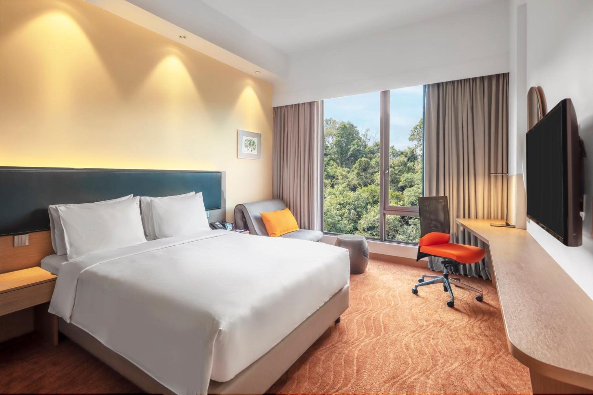 Standard Queen Room with Single Sofa Bed - Free Breakfast - Photo 6