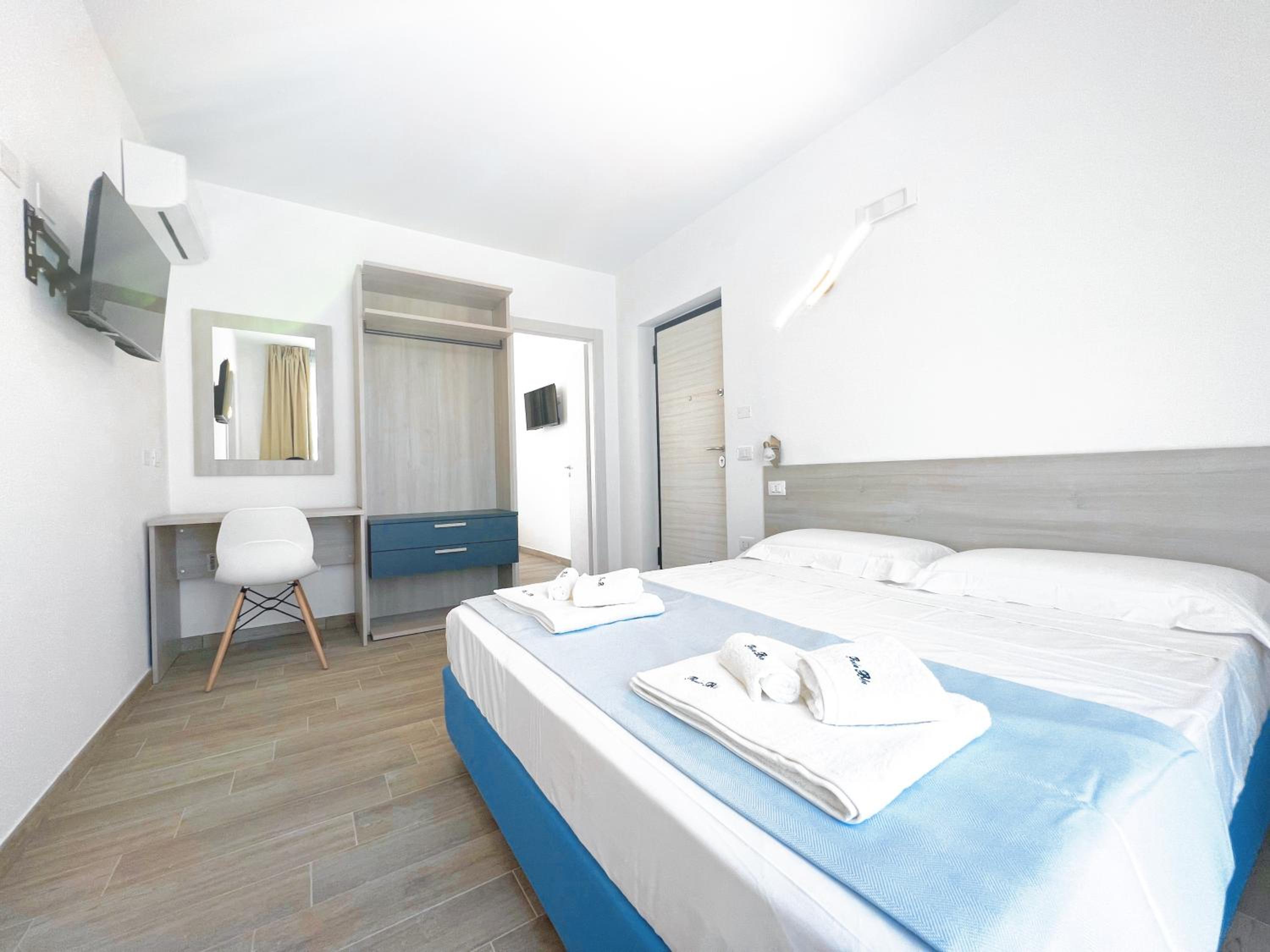 Quadruple Room with Balcony photo 3
