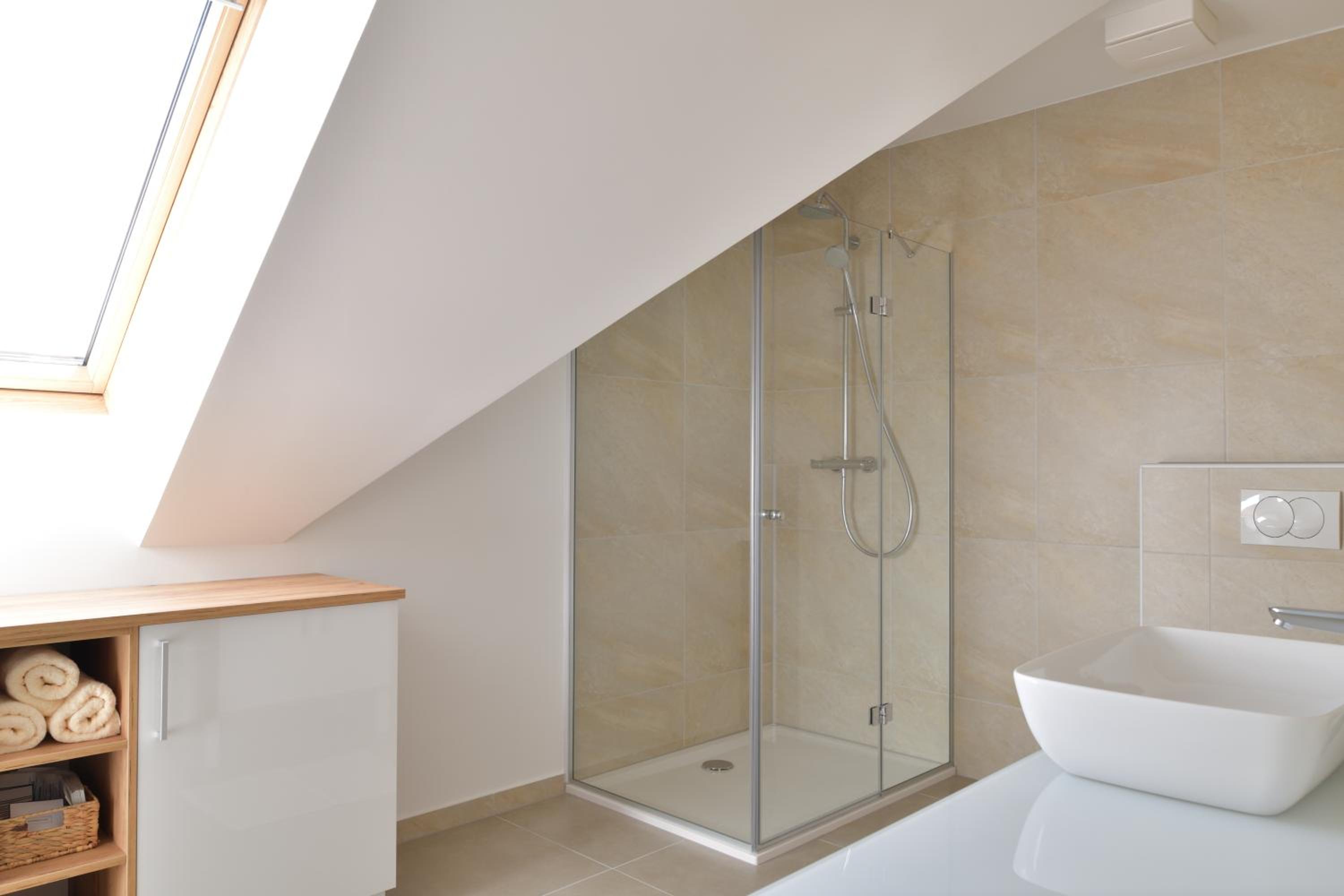 Family Suite with Balcony - Photo 5
