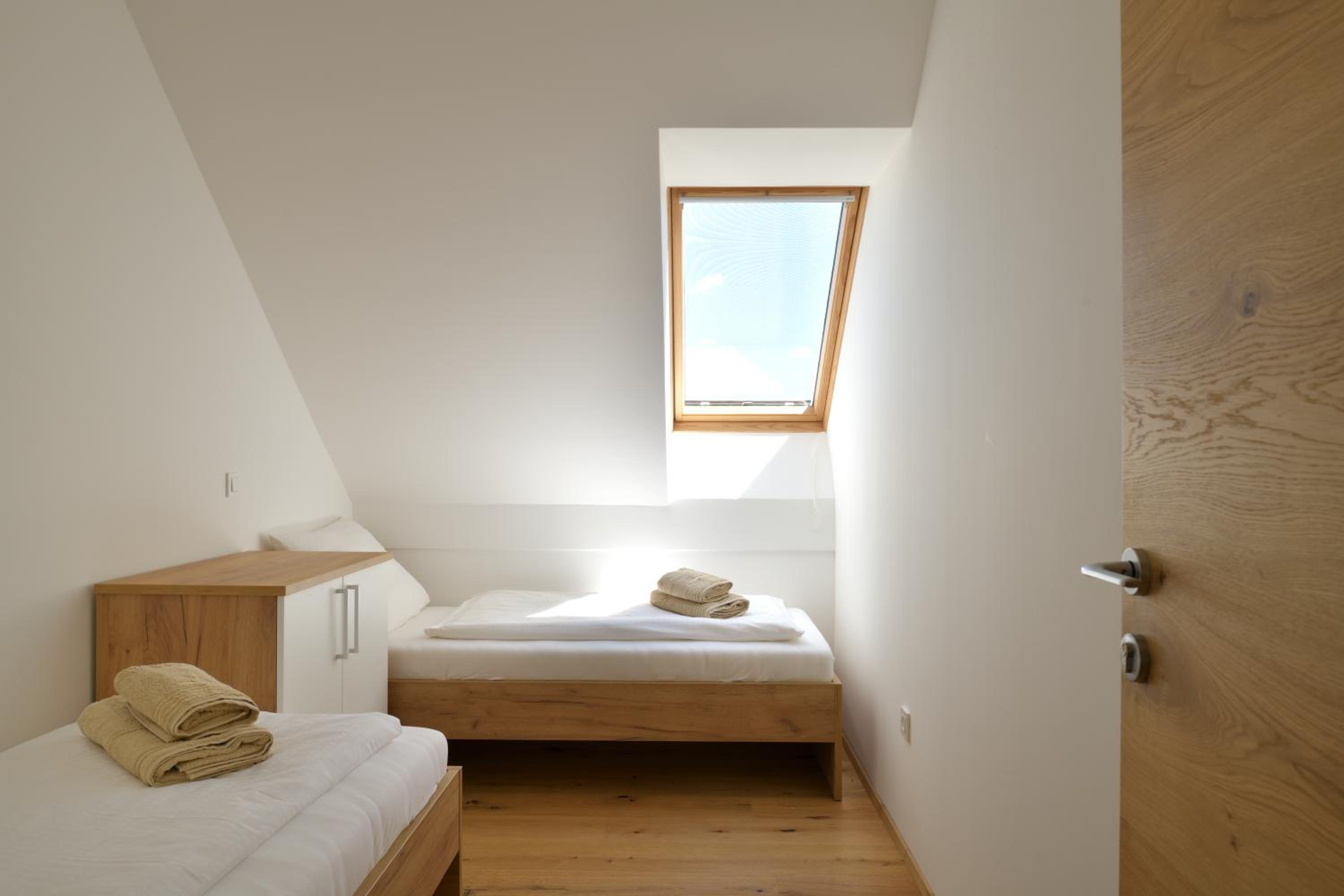 Family Suite with Balcony - Photo 3