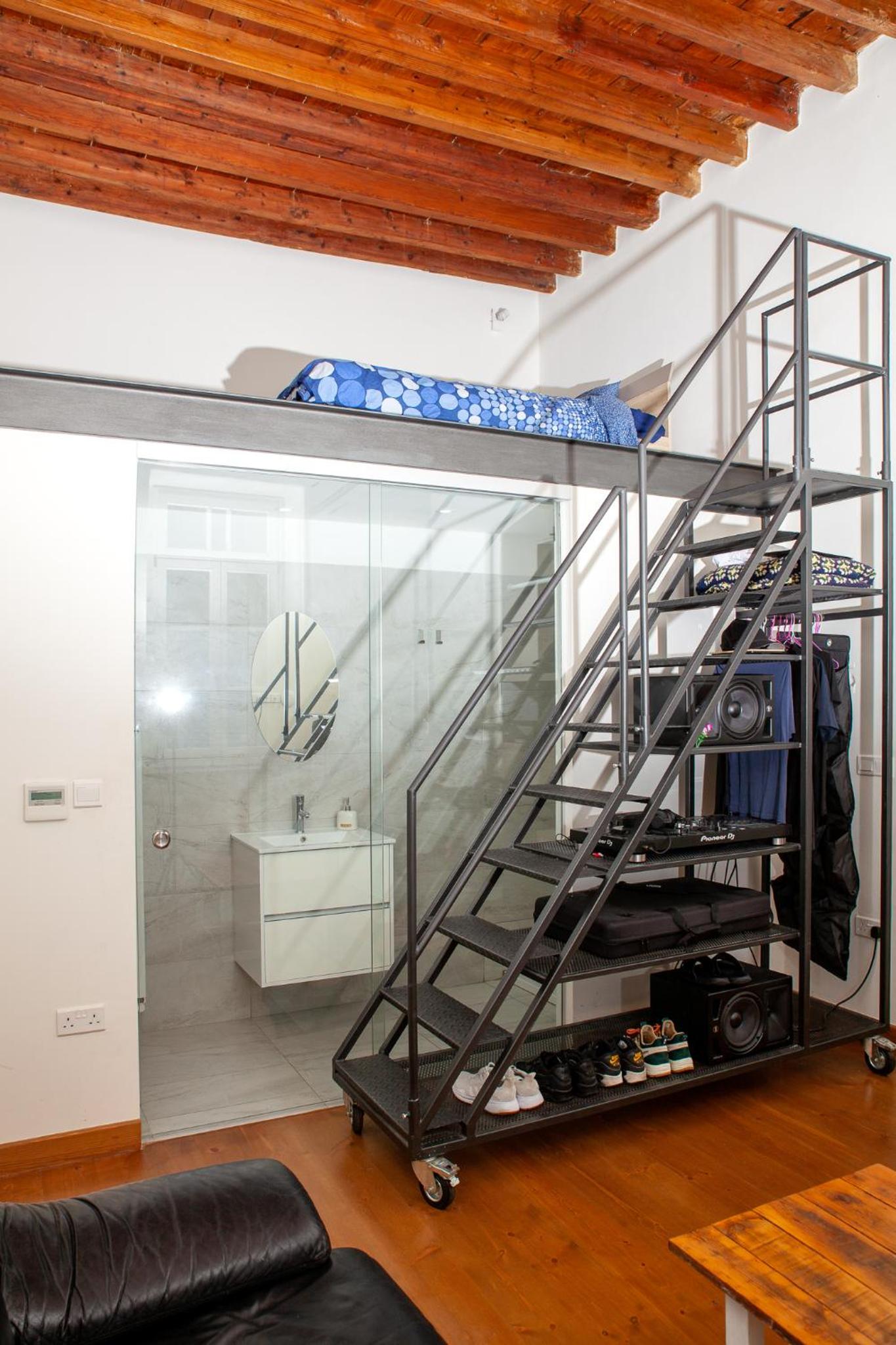 Deluxe Double Room with Extra Bed - Photo 2