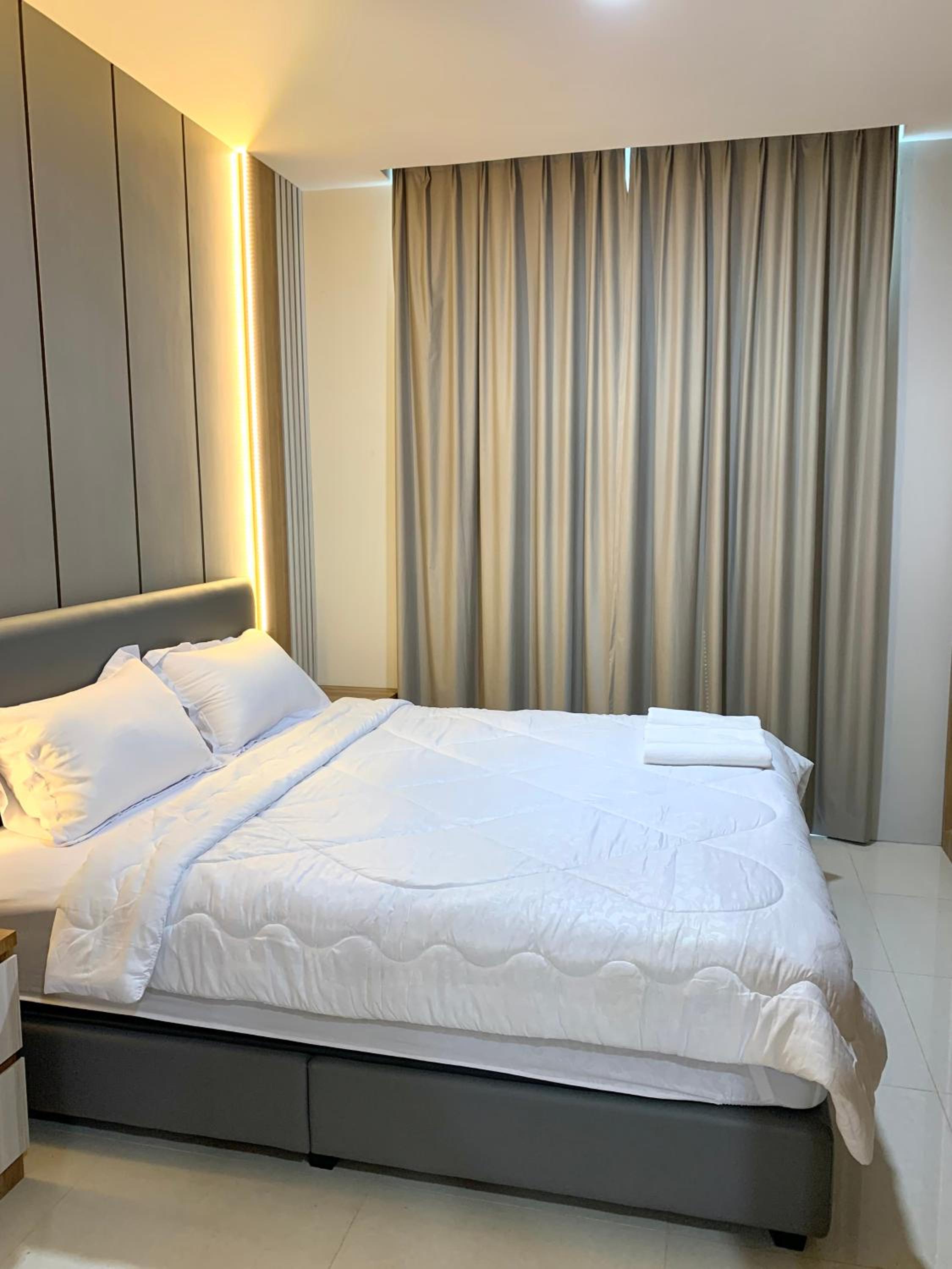 One-Bedroom Apartment - Photo 81