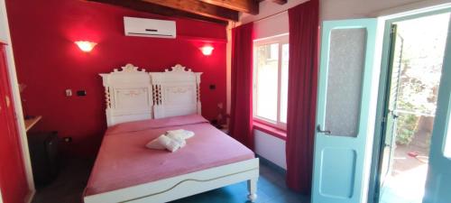 Queen Room photo 3