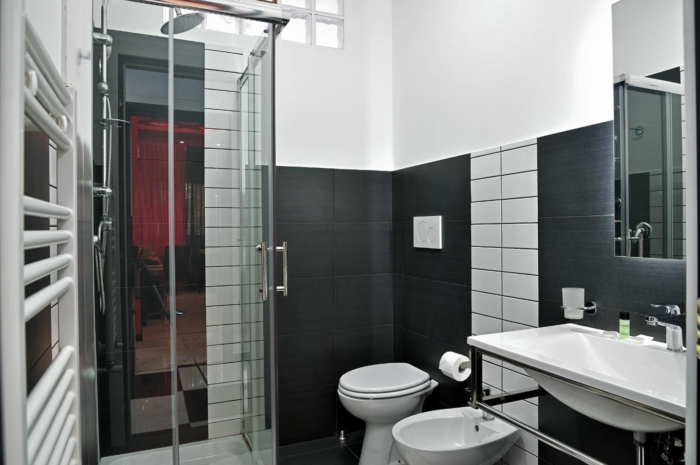 Double Room with Private External Bathroom photo 3