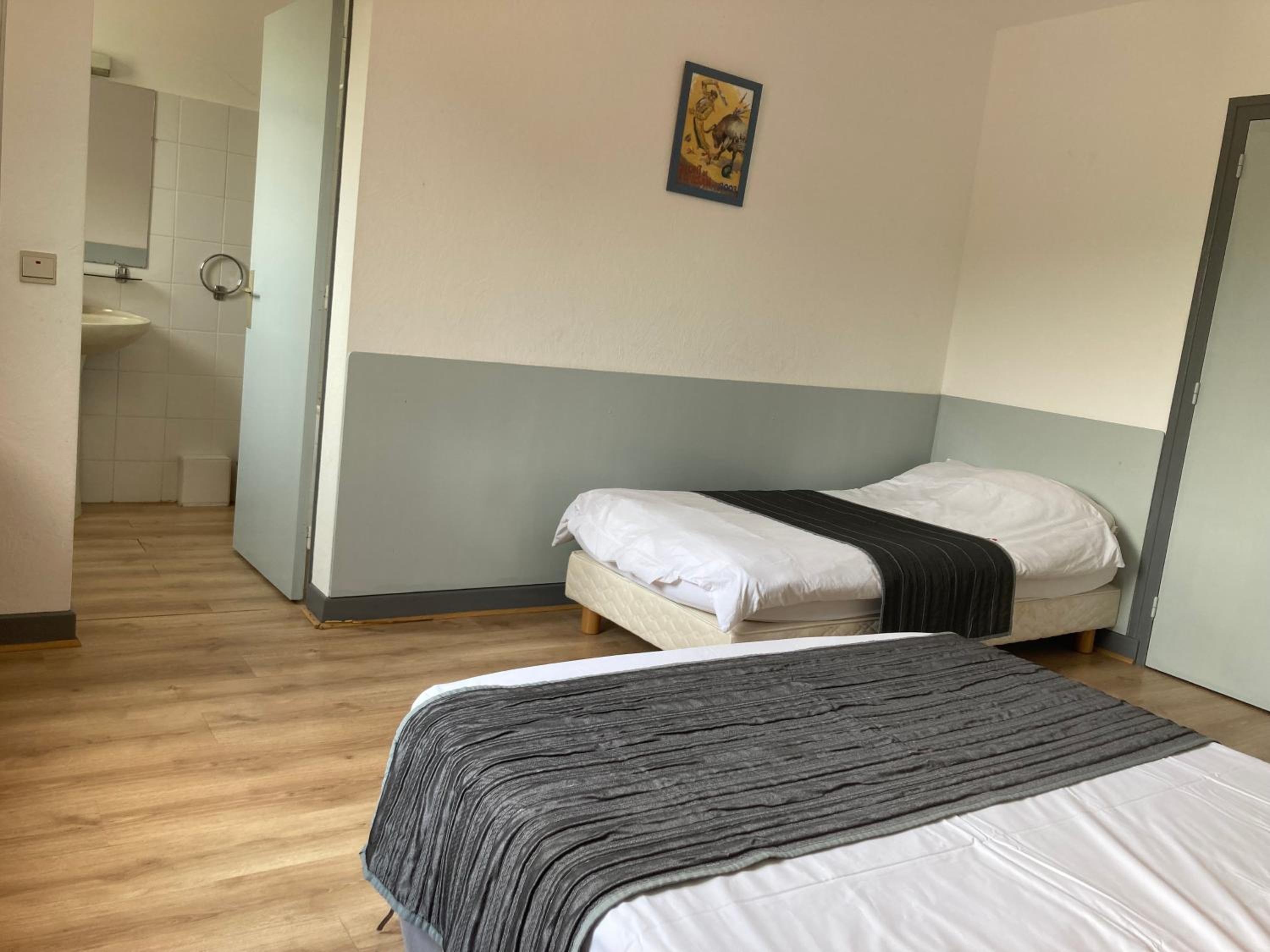 Triple Room - Photo 9