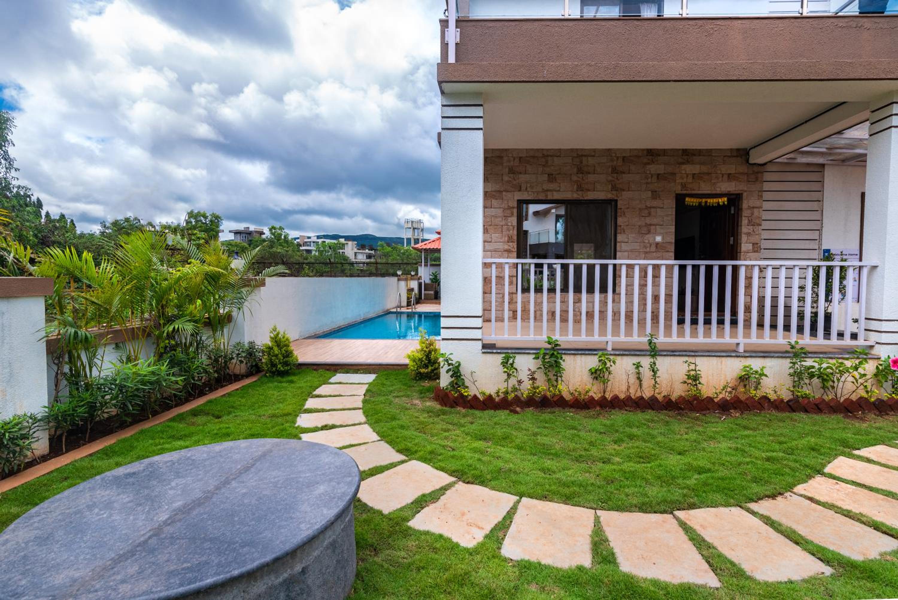 Villa with Private Pool - Photo 24