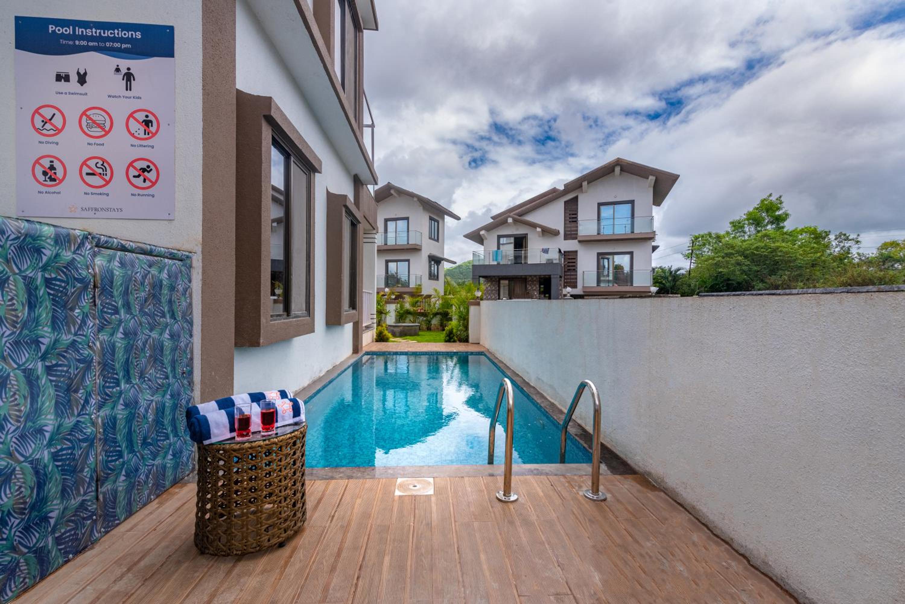 Villa with Private Pool - Photo 21