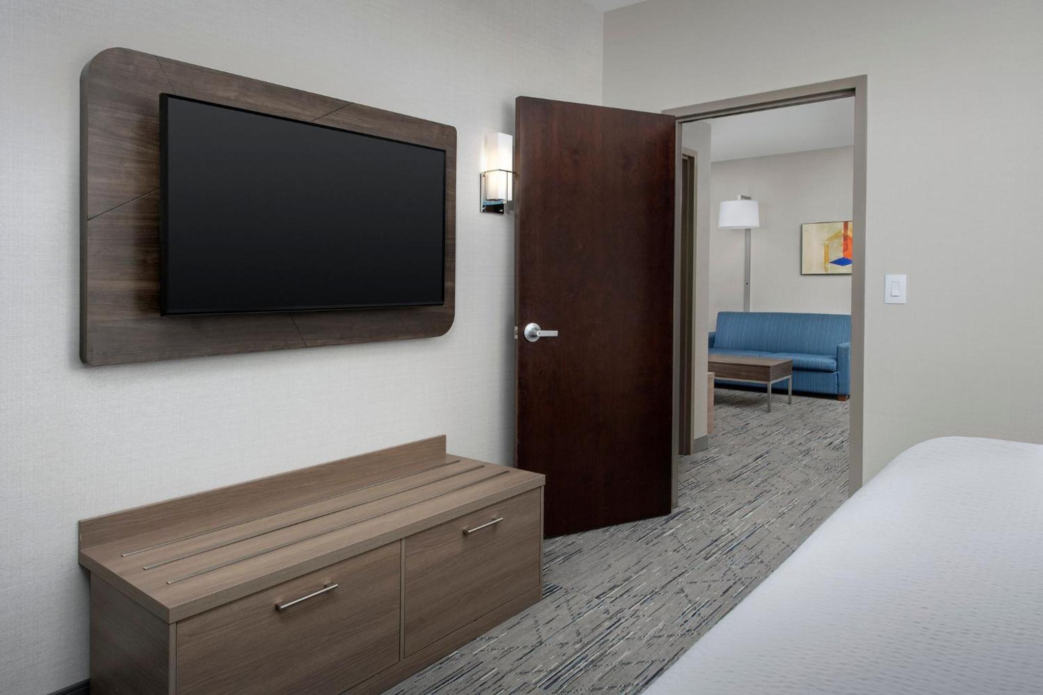 King Suite with Two King Beds - Non-Smoking