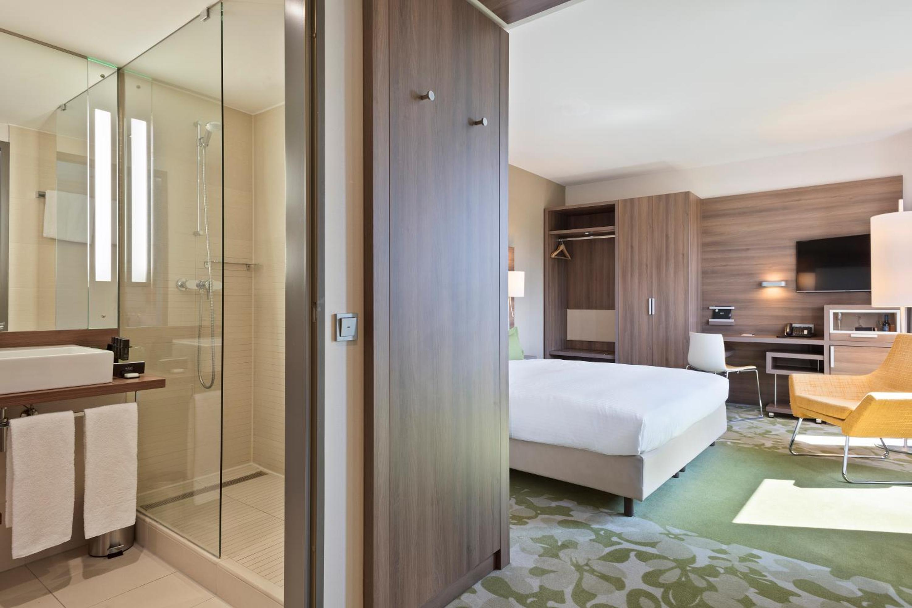Melia Guestroom with Park View - Photo 4