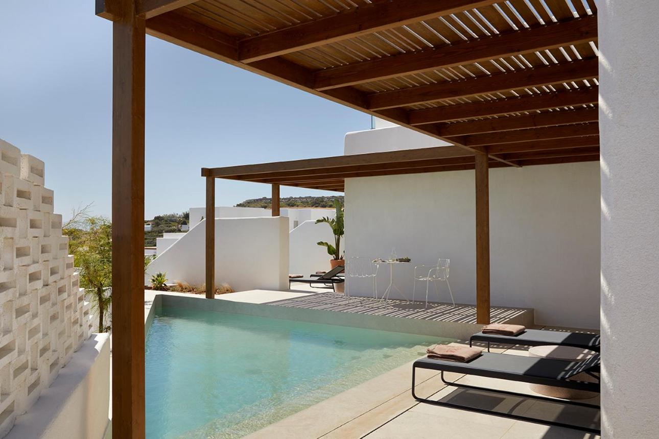 Two-Bedroom Suite with Private Pool - Photo 2
