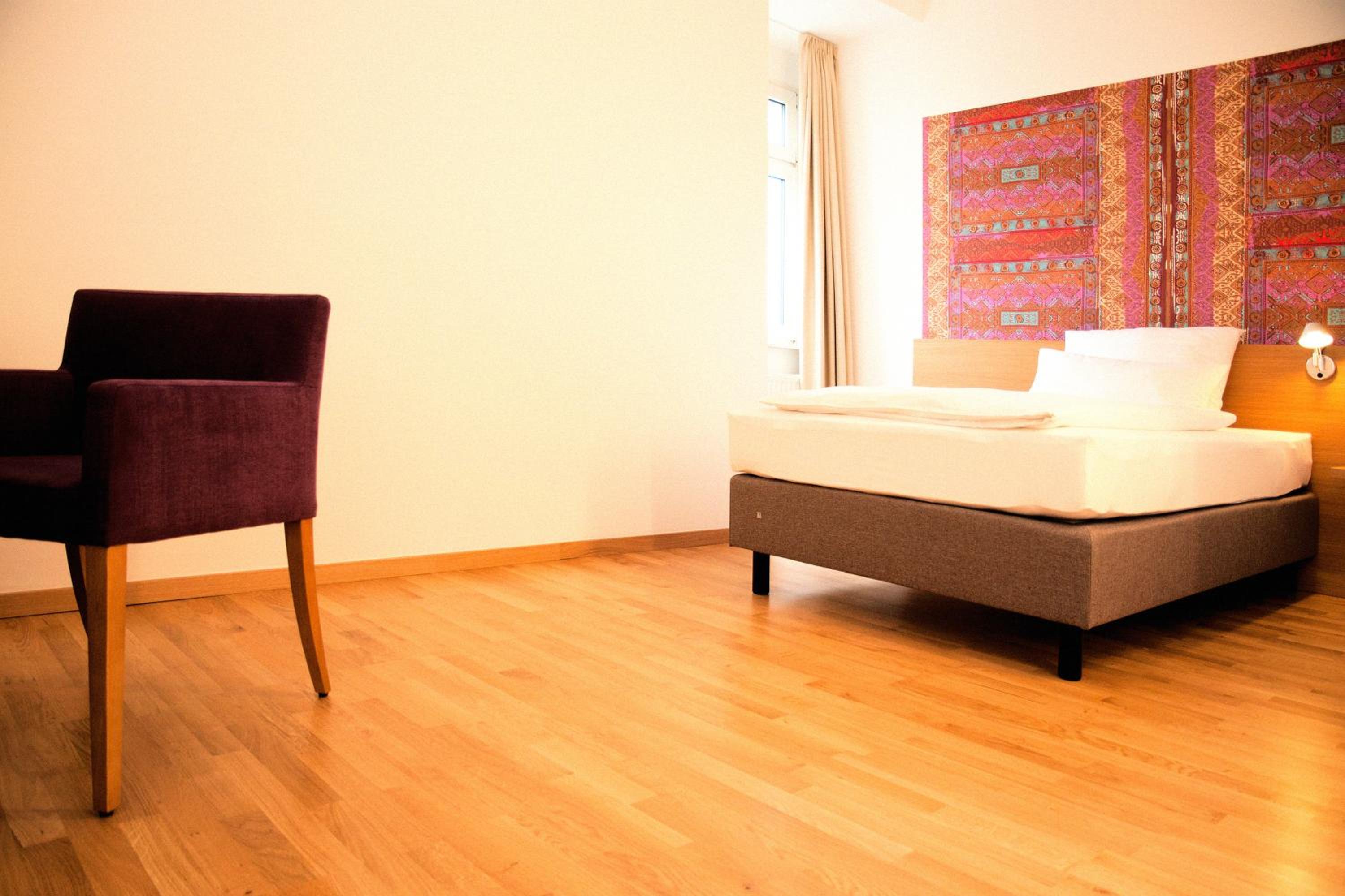 Single Room with Bathroom photo 1