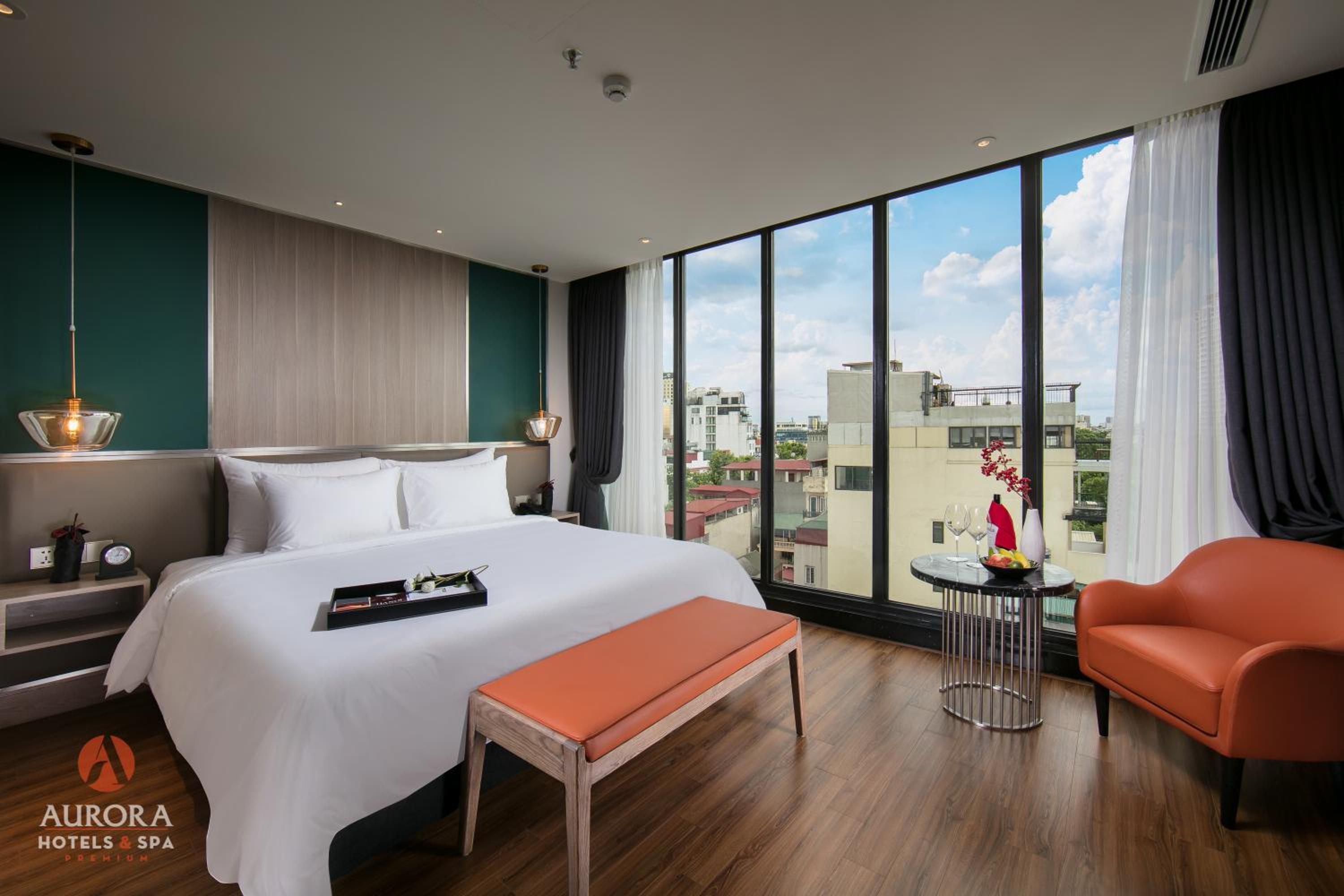 Suite with Lake View - Photo 3